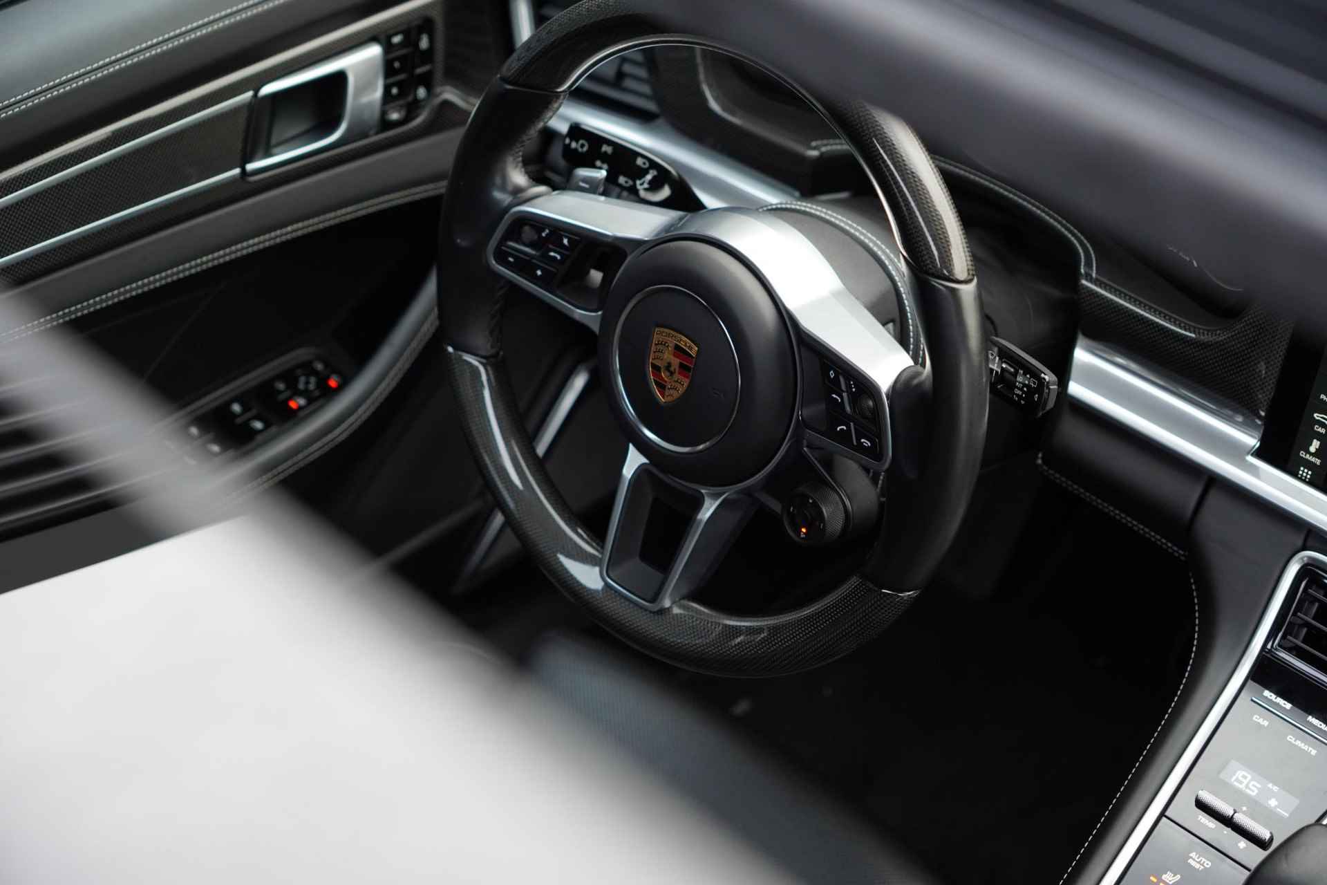 Porsche Panamera Sport Turismo 4.0 GTS / PCCB / Pano / NL Auto / Burmester - 45/65