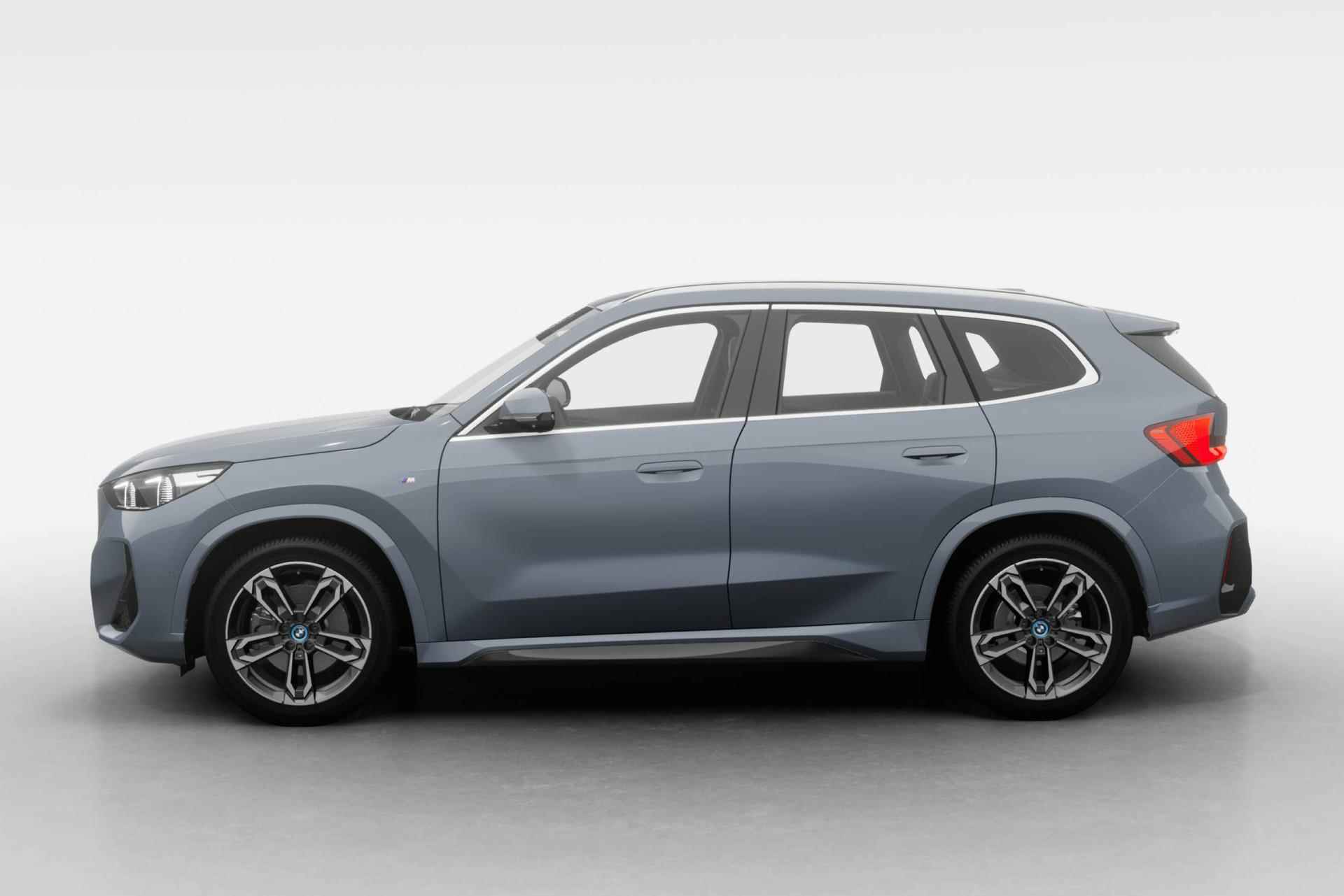BMW iX1 xDrive30 Launch Edition 67 kWh | M Sportpakket | Elektrisch verwarmde voorstoelen | Driving Assistant Plus - 4/21