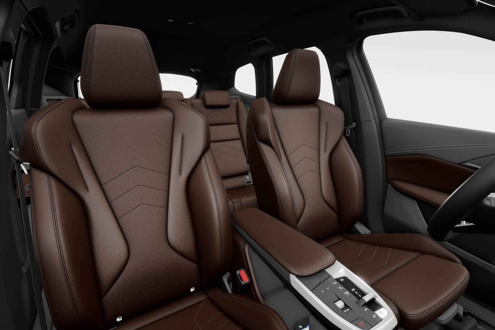 BMW iX1 xDrive30 Launch Edition 67 kWh | M Sportpakket | Elektrisch verwarmde voorstoelen | Driving Assistant Plus - 16/21