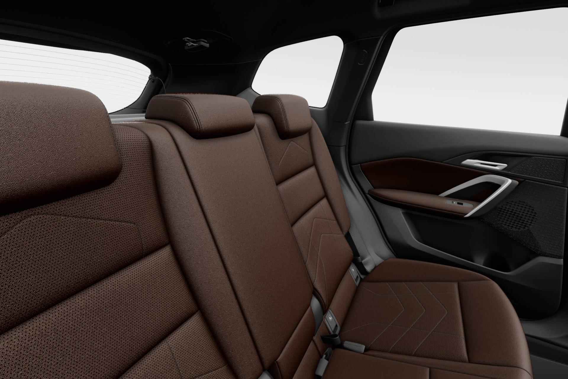 BMW iX1 xDrive30 Launch Edition 67 kWh | M Sportpakket | Elektrisch verwarmde voorstoelen | Driving Assistant Plus - 17/21
