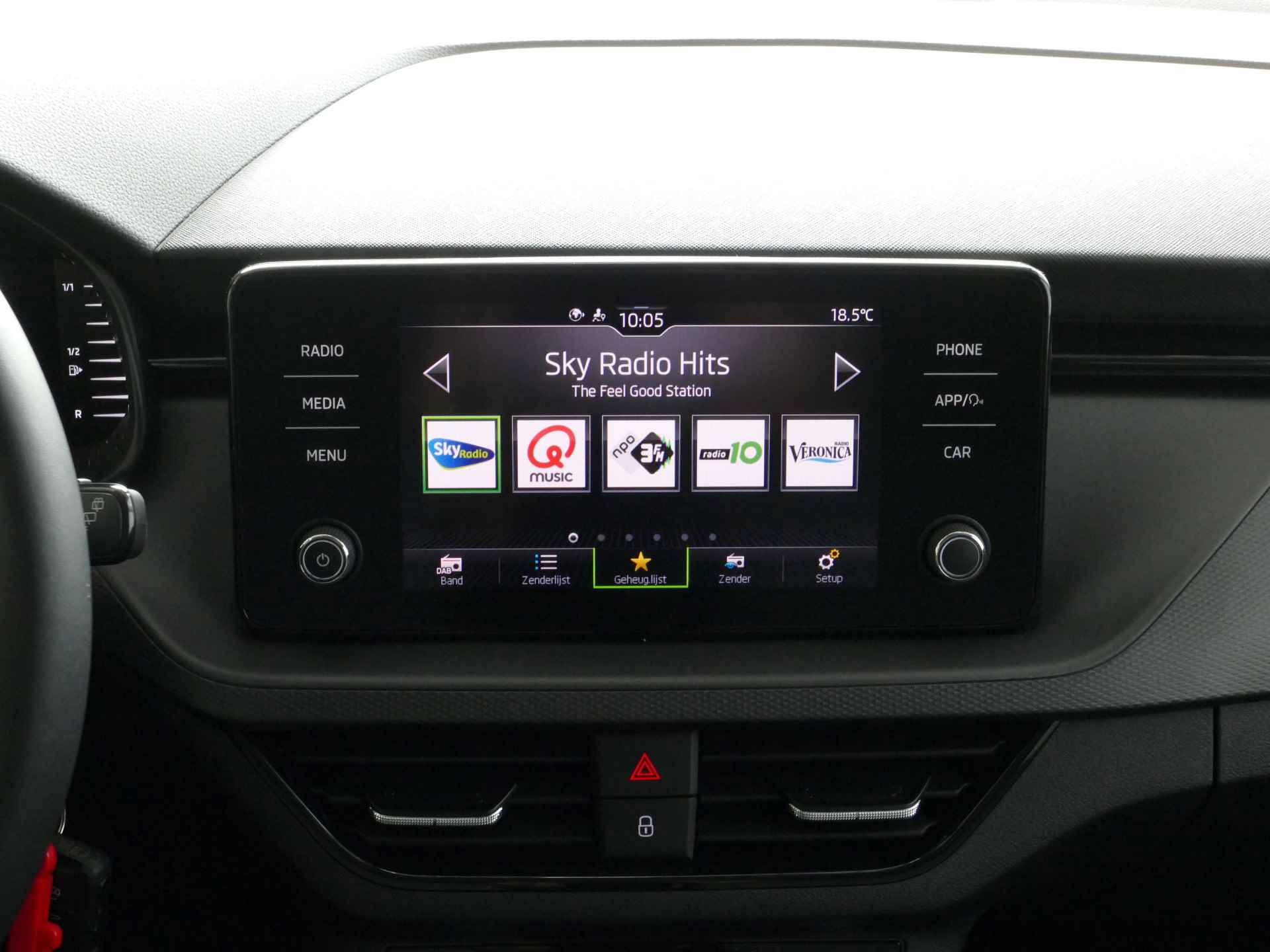 Škoda Kamiq TSI 110PK AMBITION VIR.COCKPIT LED PDC CARPLAY LMV LED STOELVERW. ADAP.CRUISE 04/2024 - 23/75