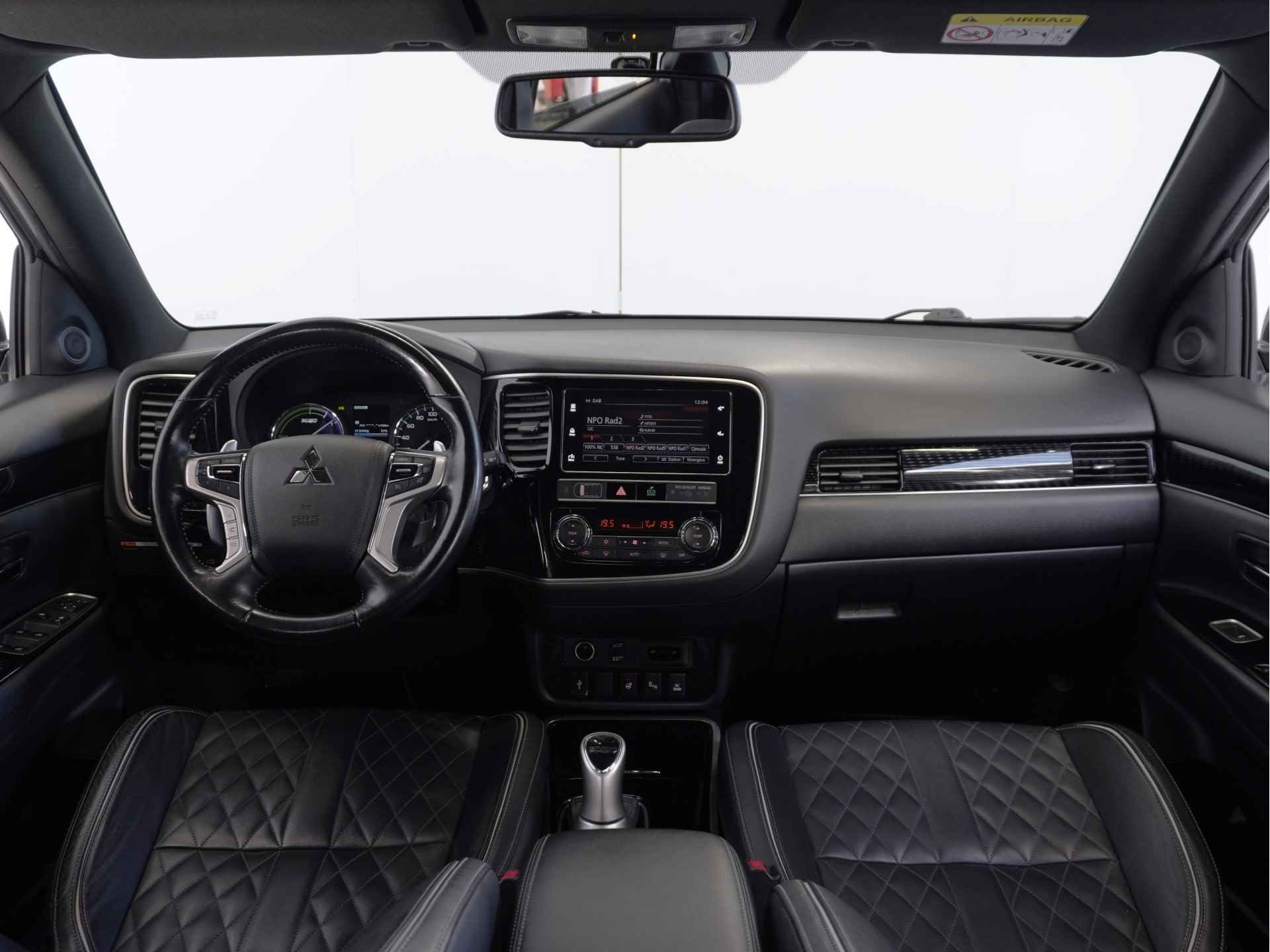 Mitsubishi Outlander 2.4 PHEV Premium | Leder | 360 camera | Navi by App | Stuur- stoelverwarming | Trekhaak | Rijklaarprijs - 21/44