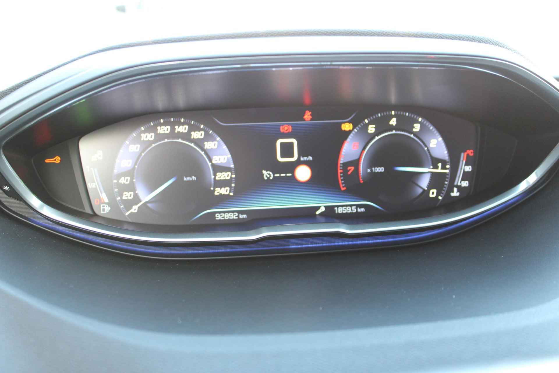 Peugeot 3008 1.2 PureTech GT Line Navigatie / / Trekhaak /  Distributieriem is vervangen - 15/31