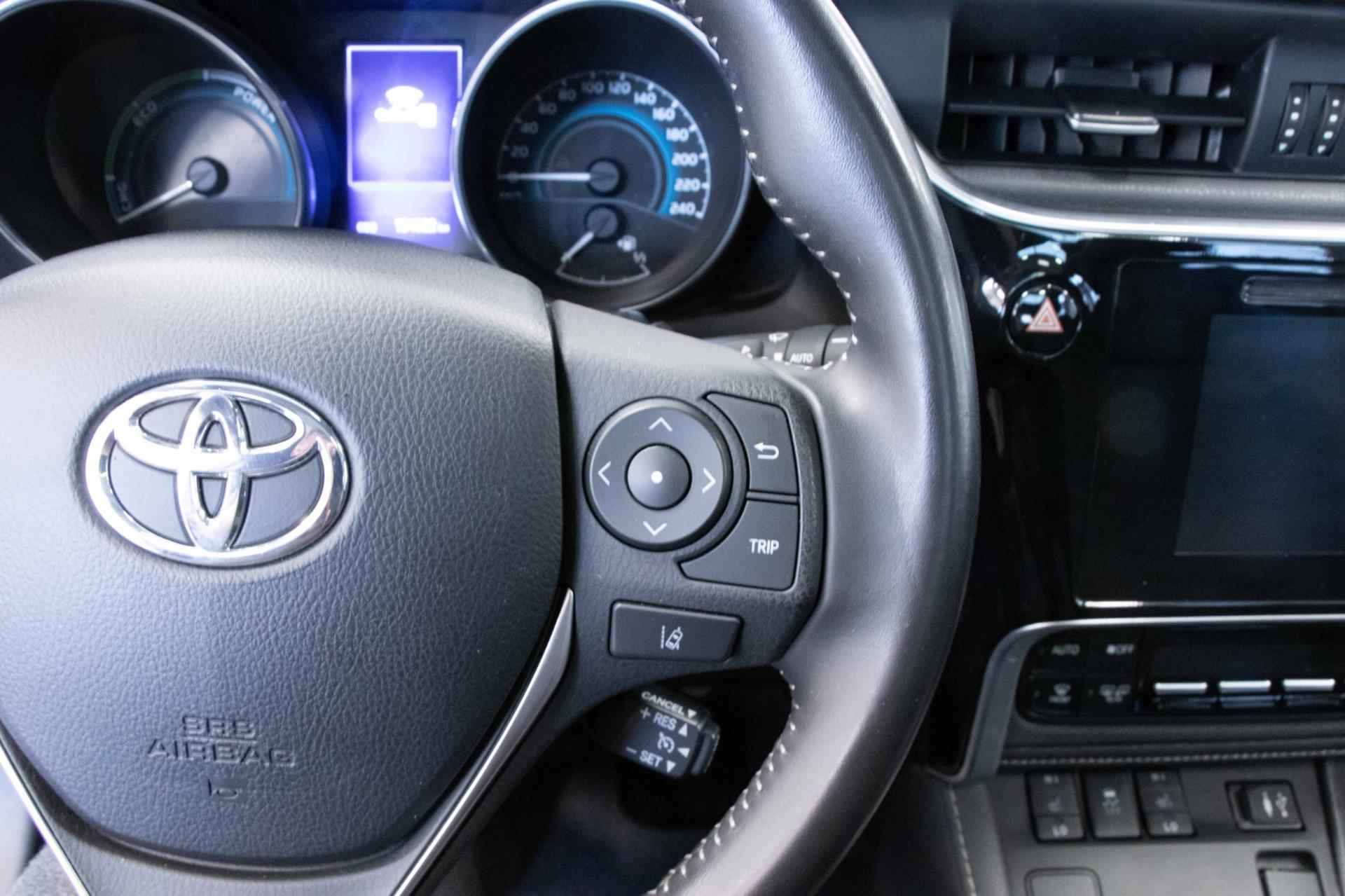 Toyota Auris 1.8 Hybrid Business Pro| Navi| Camera| Cruise| Pano| Trekhaak - 16/23