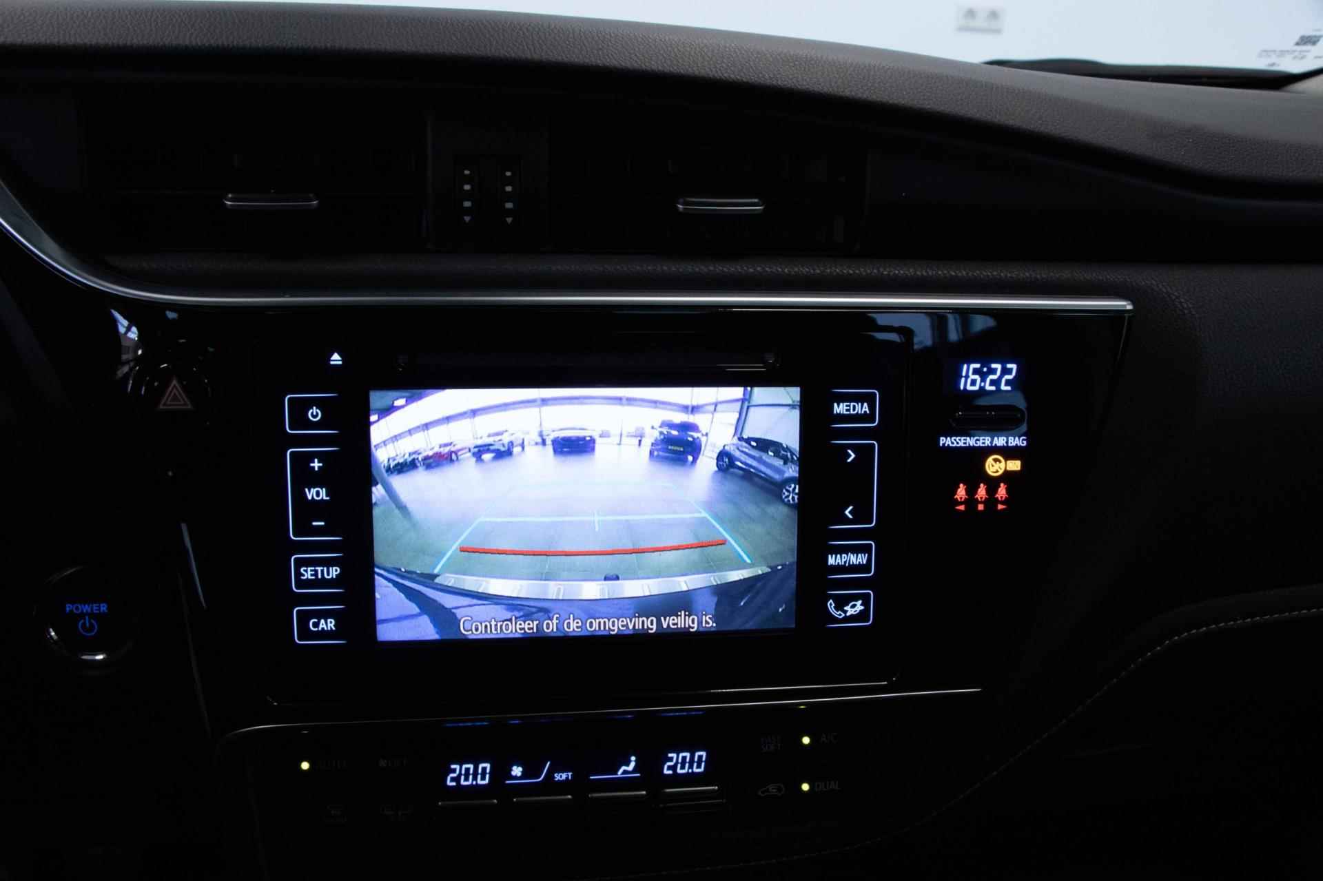 Toyota Auris 1.8 Hybrid Business Pro| Navi| Camera| Cruise| Pano| Trekhaak - 18/23