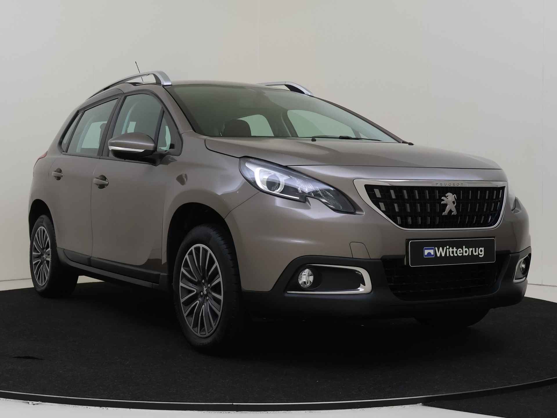 Peugeot 2008 1.2 PureTech Active | Navigatie | Trekhaak | Airconditioning - 4/39