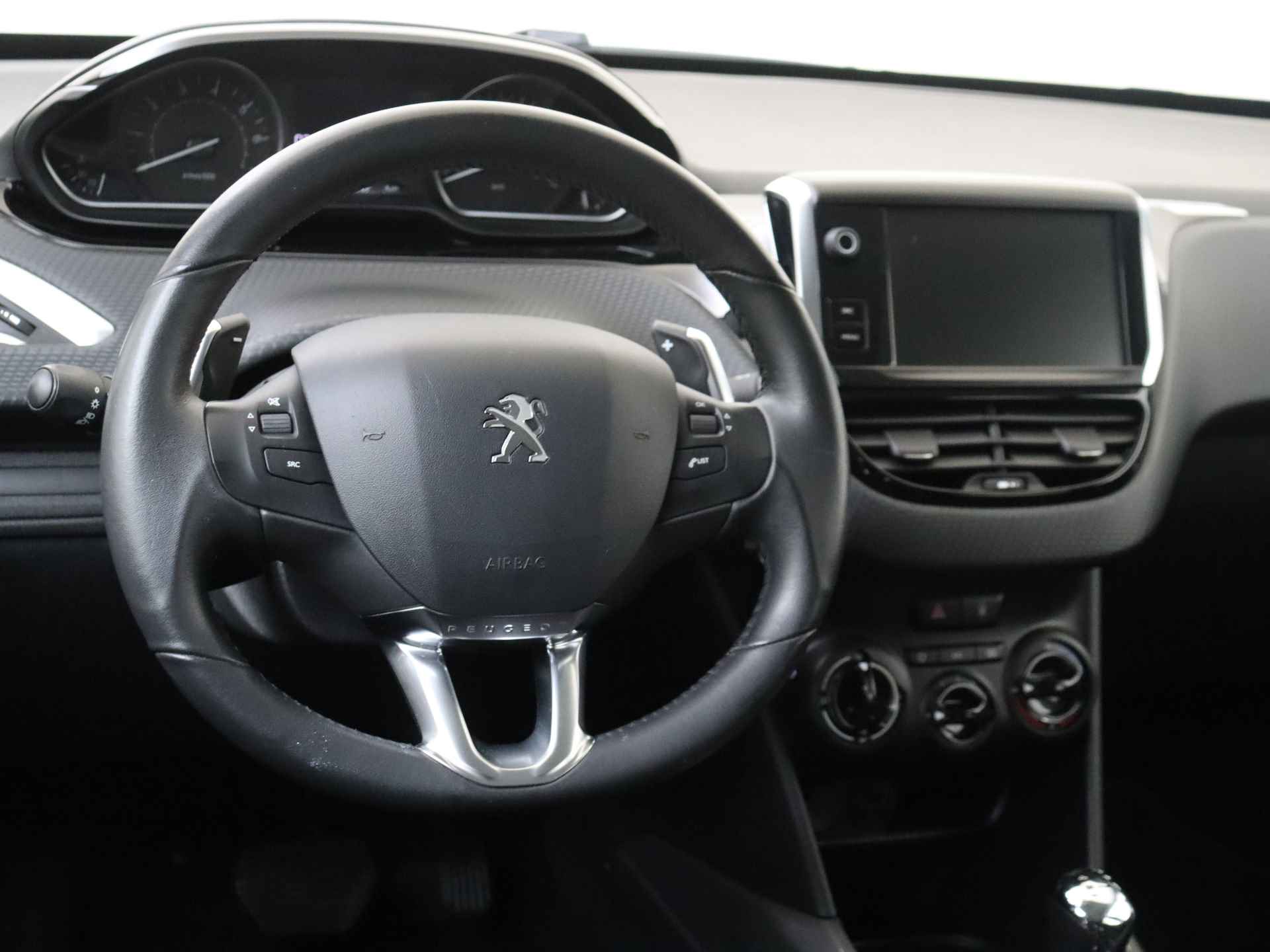 Peugeot 2008 1.2 PureTech Active | Navigatie | Trekhaak | Airconditioning - 7/39