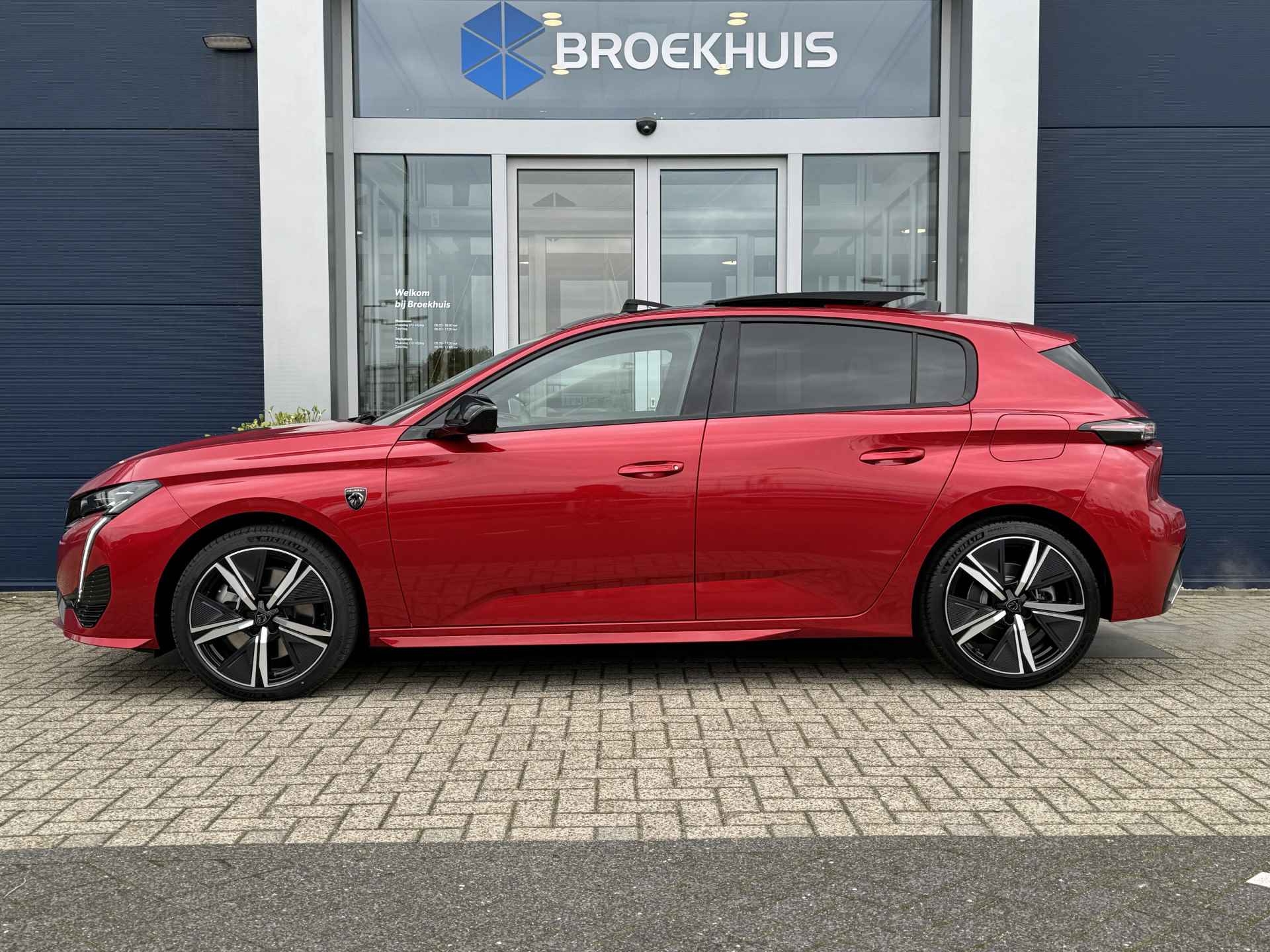 Peugeot 308 1.6 HYbrid 225PK GT | Schuif/kantel dak | 360' Camera | Focal | AGR massage+verwarmde stoelen | Carplay - 11/51