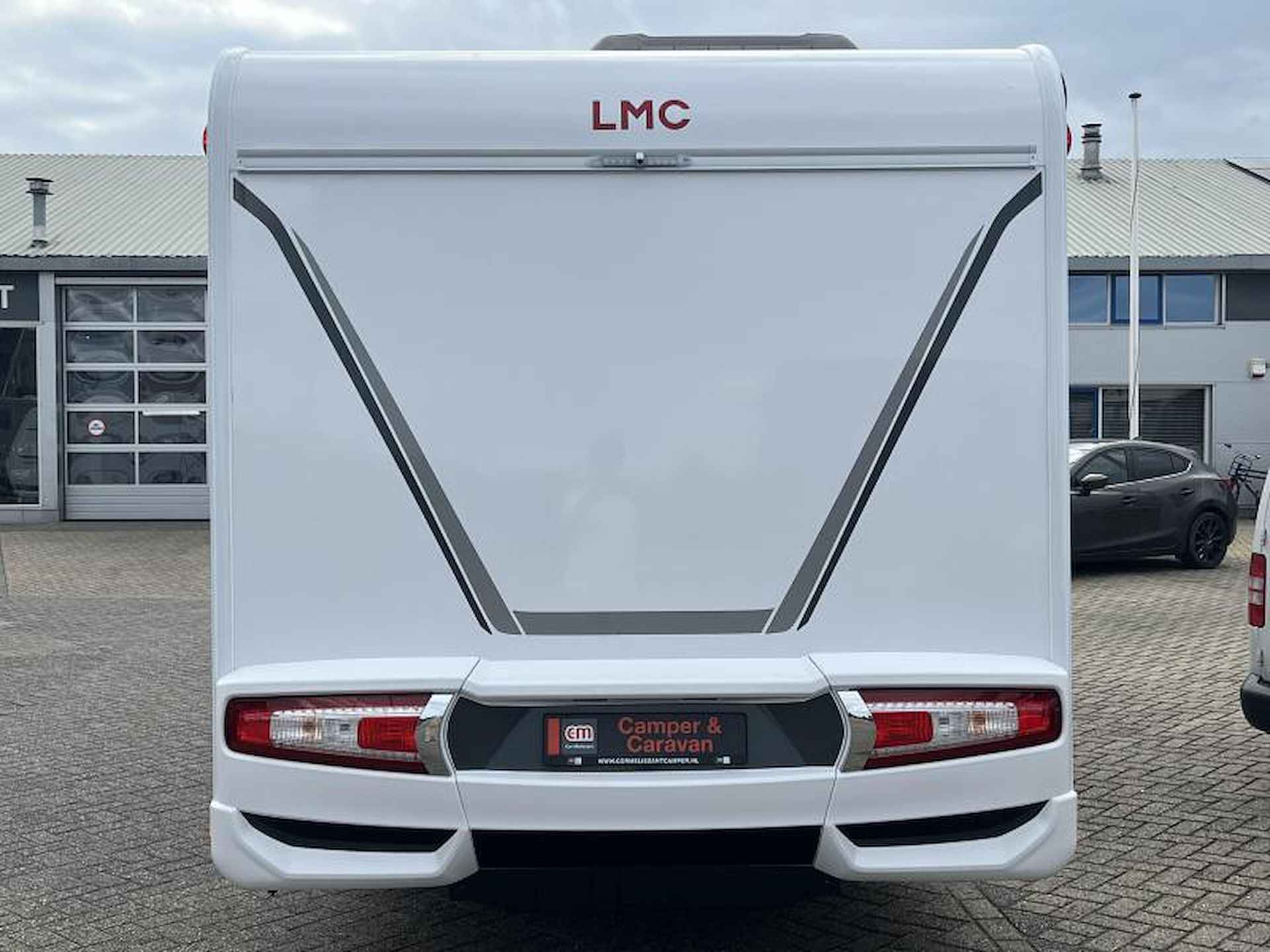 LMC Tourer Lift H 630 AUTOMAAT - HEFBED - - 6/25