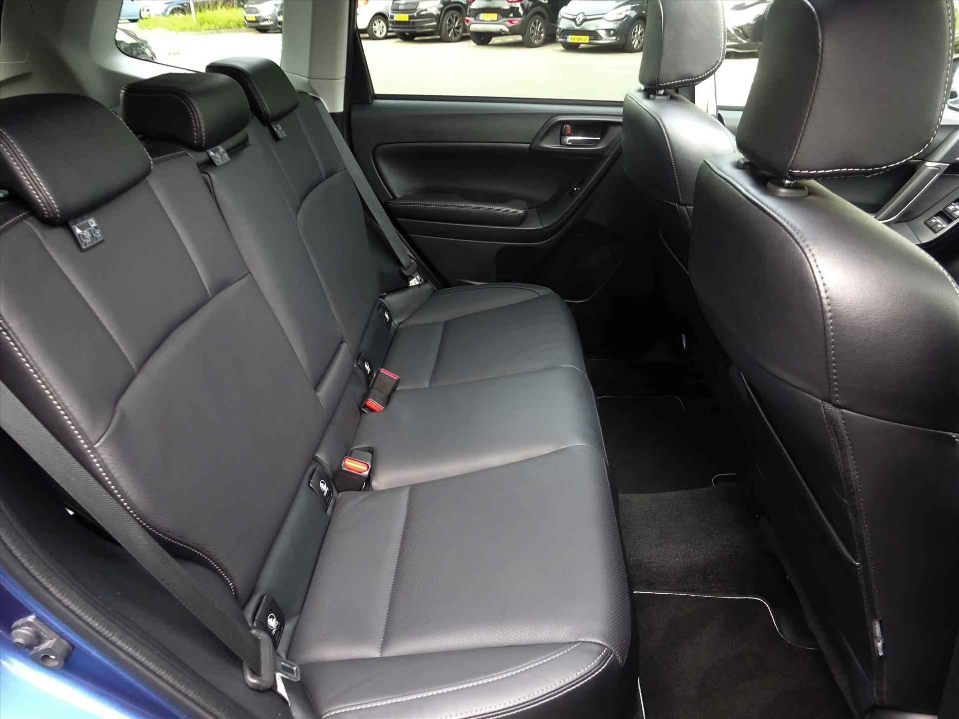 Subaru Forester 2.0i 150pk AWD CVT Premium | Leder | Navi | Panodak | Trekhaak | SRH - 18/48