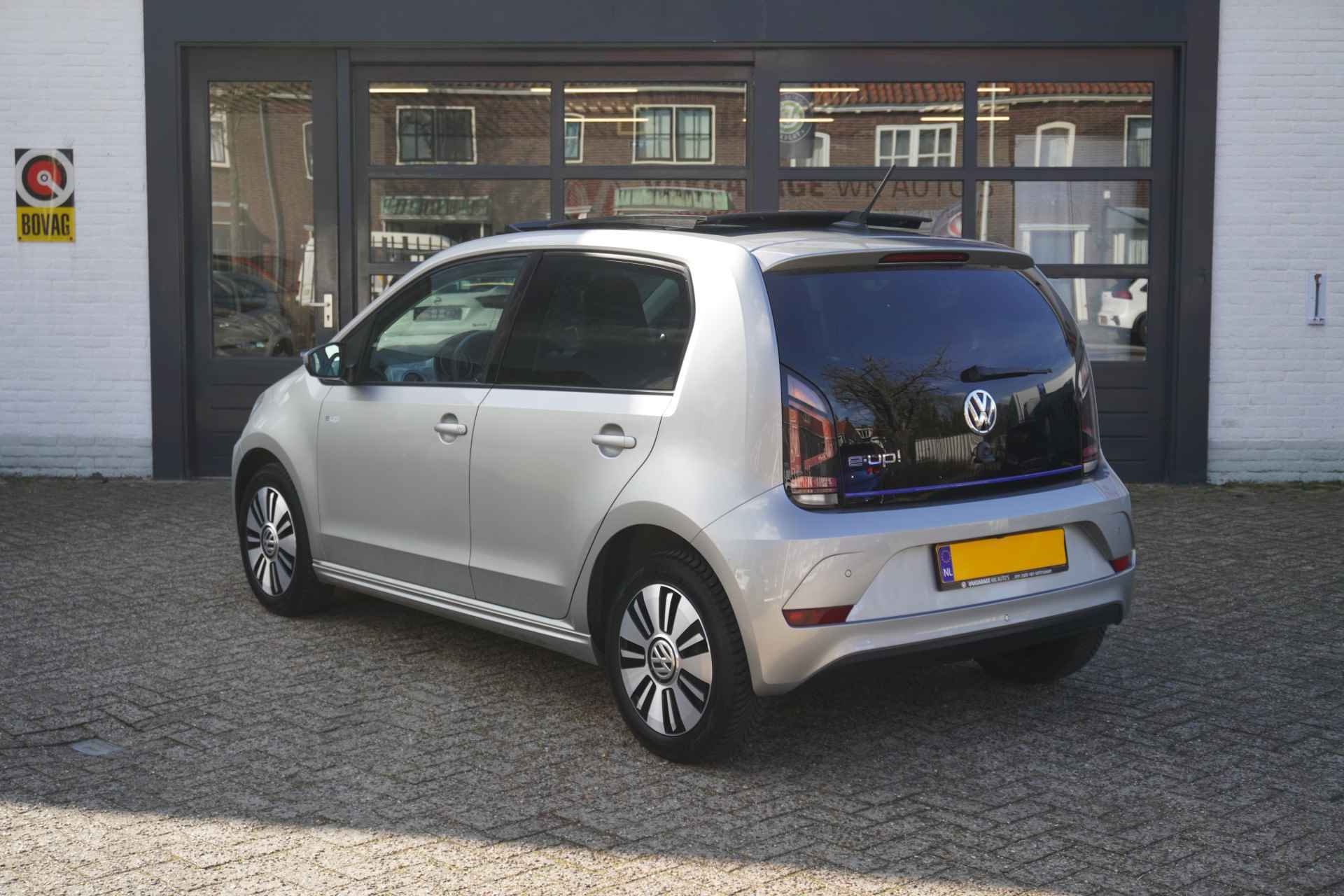 Volkswagen e-Up! | €2000,- Subsidie mogelijk | Geen wegenbelasting | 100% elektrisch | | Panodak | Stoelverwarming | - 3/28