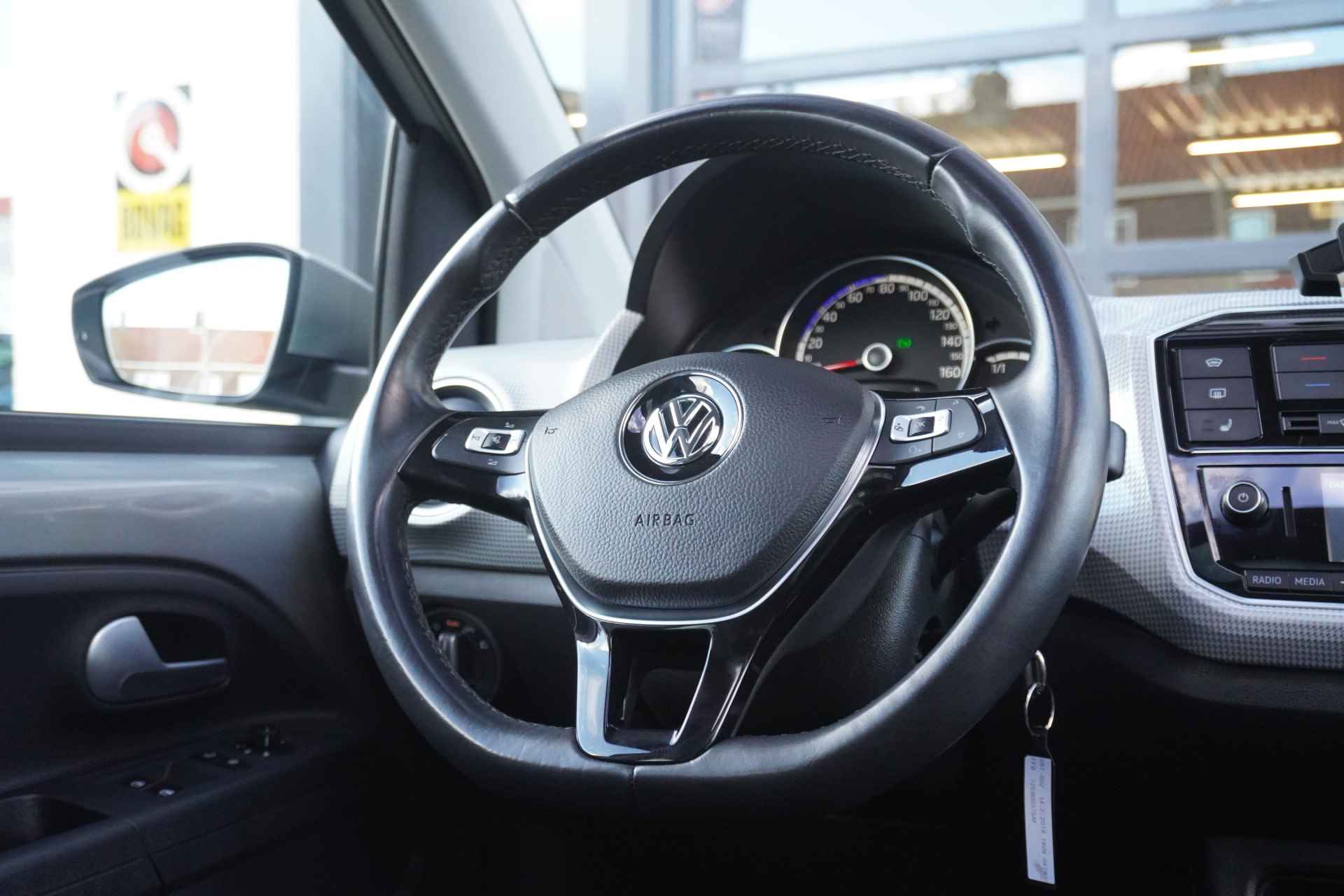 Volkswagen e-Up! | €2000,- Subsidie mogelijk | Geen wegenbelasting | 100% elektrisch | | Panodak | Stoelverwarming | - 9/28