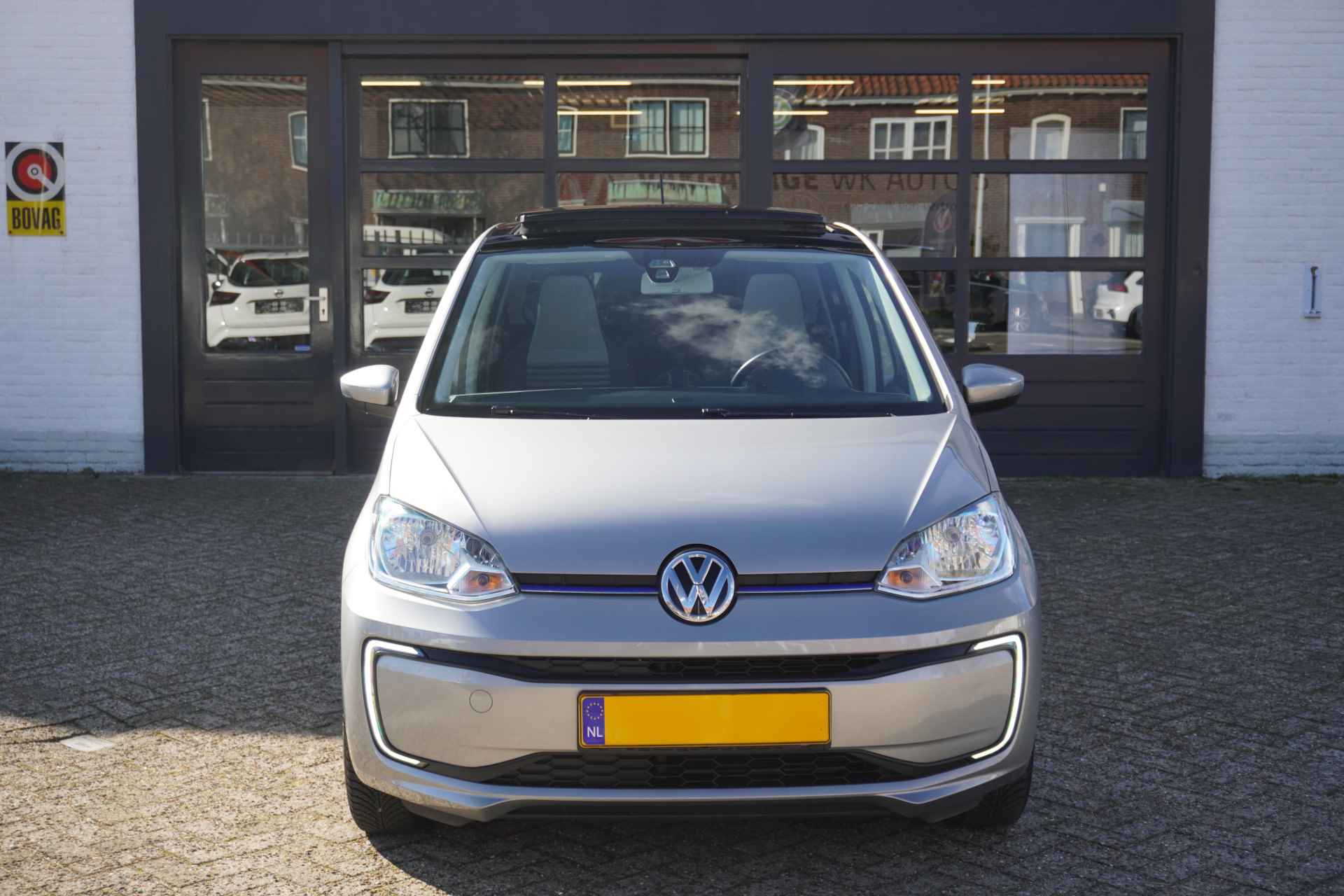 Volkswagen e-Up! | €2000,- Subsidie mogelijk | Geen wegenbelasting | 100% elektrisch | | Panodak | Stoelverwarming | - 19/28