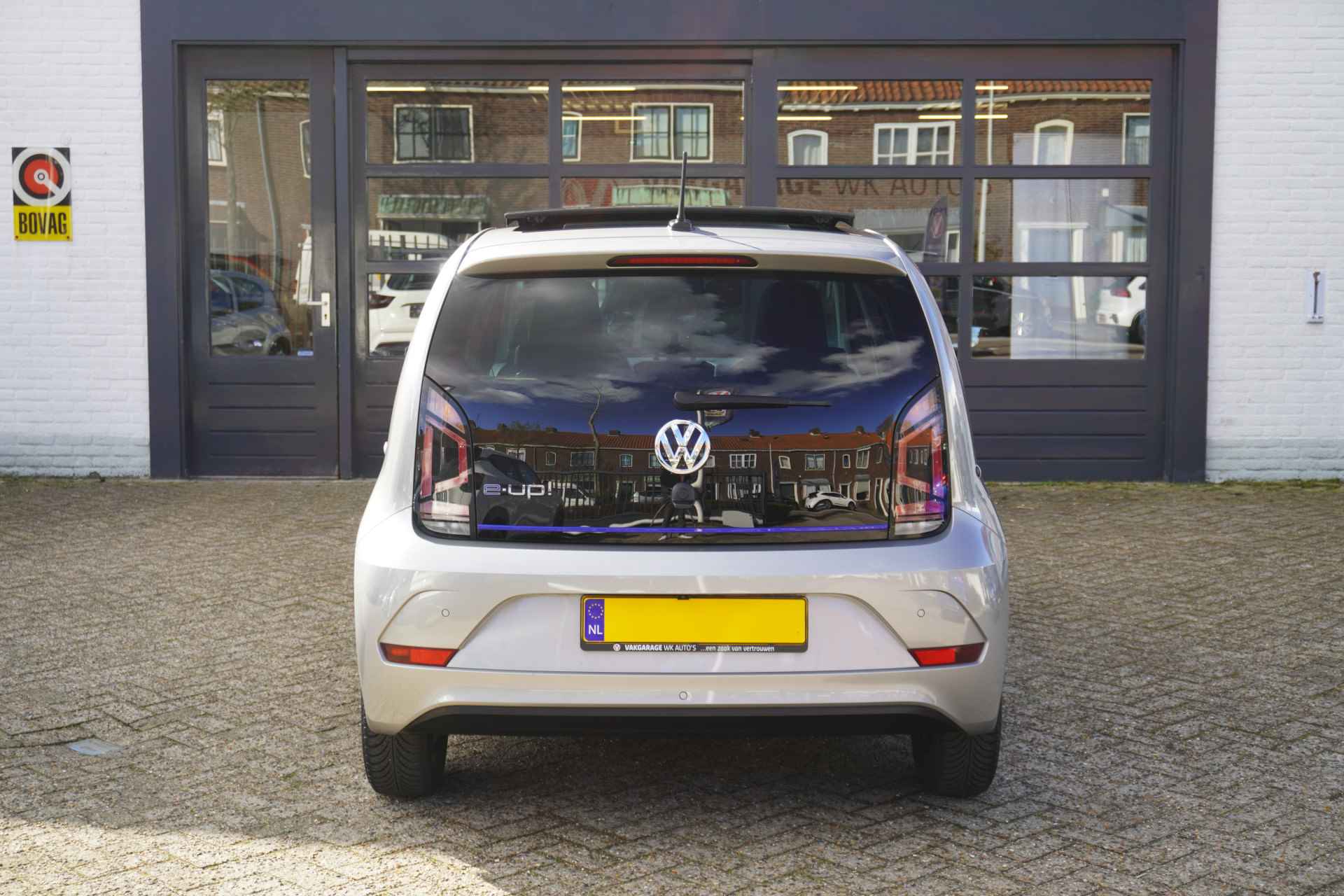 Volkswagen e-Up! | €2000,- Subsidie mogelijk | Geen wegenbelasting | 100% elektrisch | | Panodak | Stoelverwarming | - 20/28