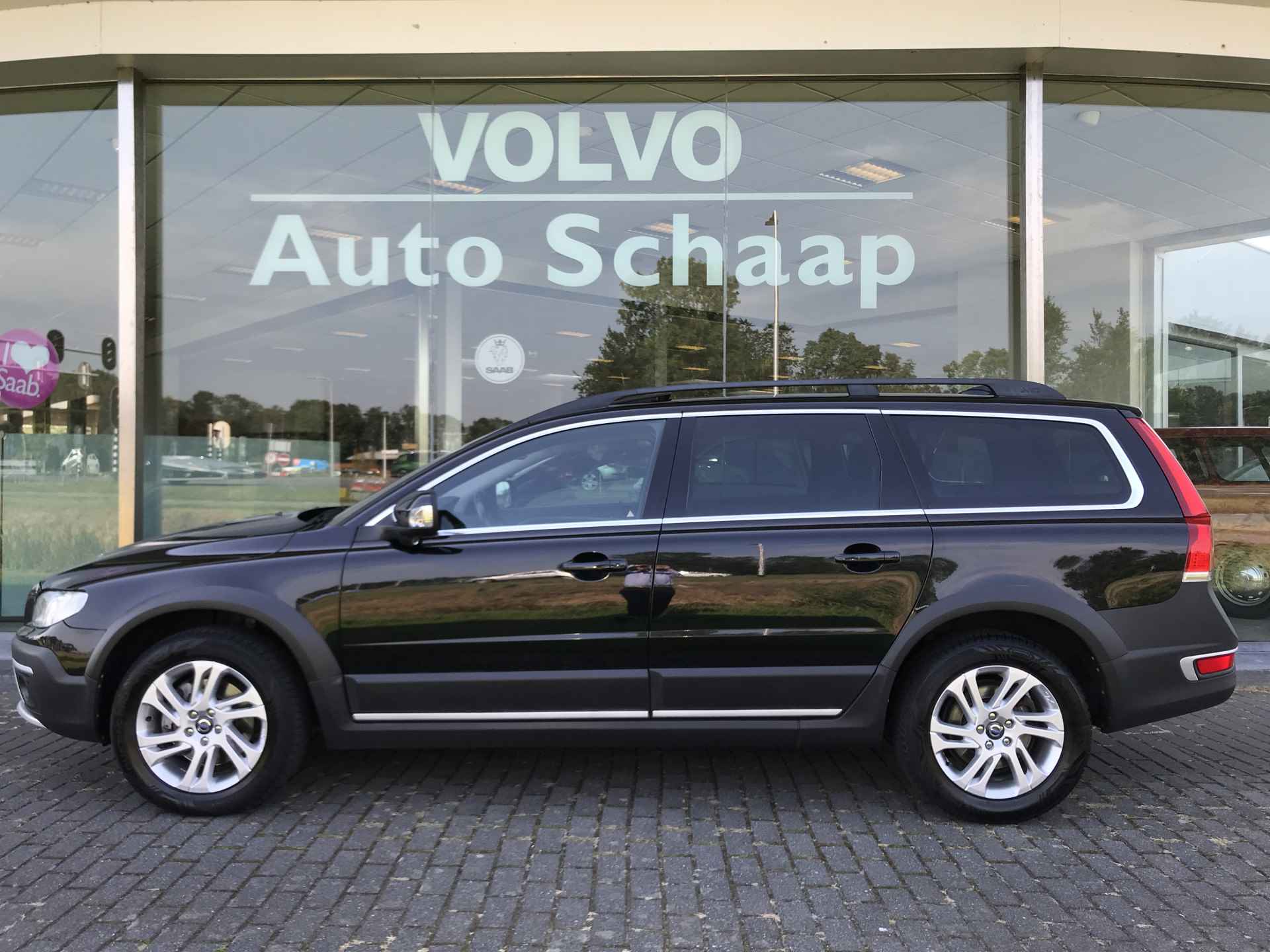 Volvo XC70 2.4 D4 AWD Summum Automaat | Rijklaar incl garantie | Adaptieve cruise control Schuifdak Standkachel - 2/36