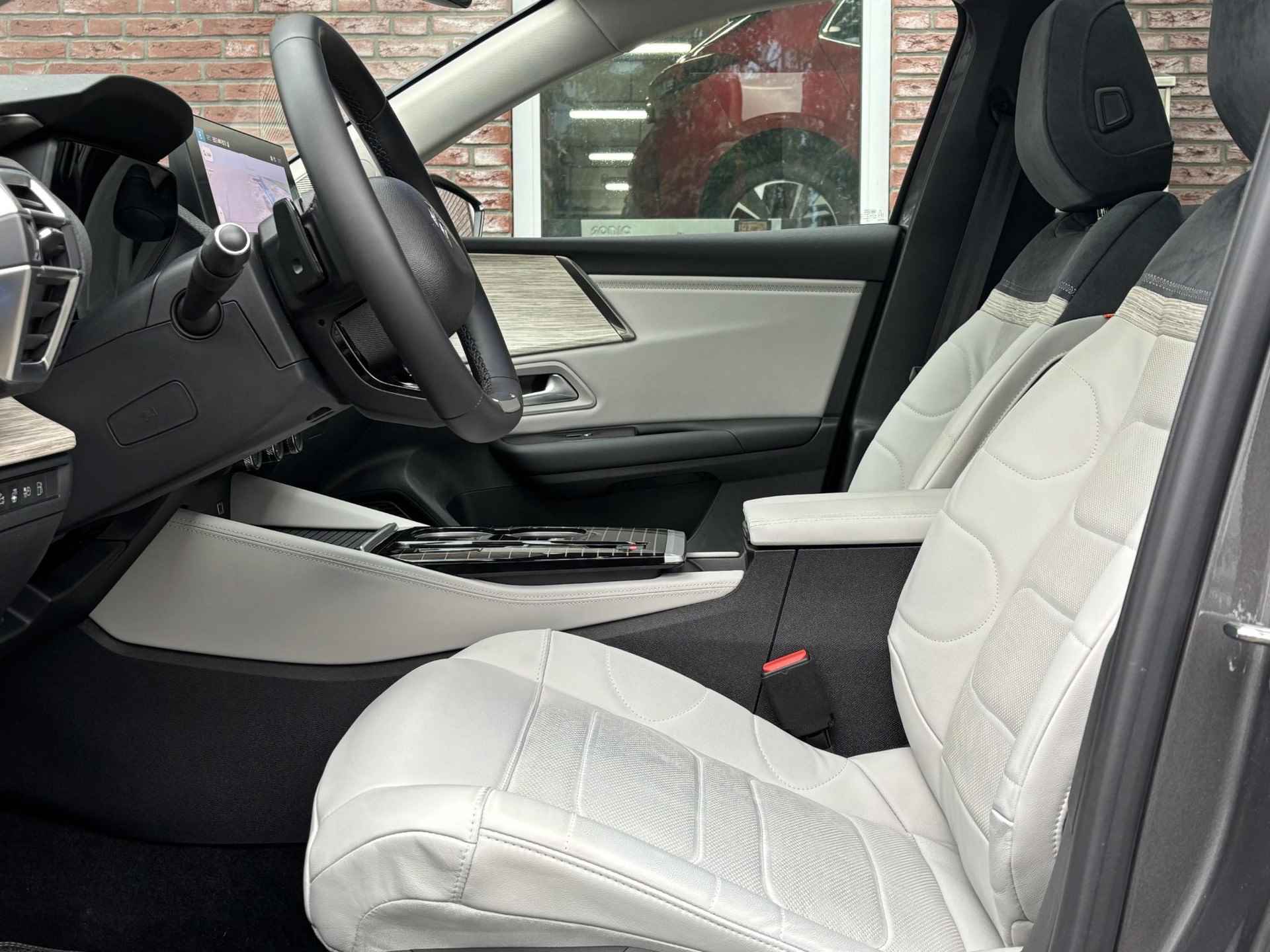 Citroen C5 X Hypnos 1.6 PHEV Hybrid 225pk ë-EAT8 AUTOMAAT | SCHUIF/KANTELDAK | 360° CAMERA | HIFI FOCAL AUDIO | NAVI | LEDER | STOELVERW. EN STOELKOELING | ADAPTIVE CRUISE | KEYLESS ENTRY | DAB+ - 27/71