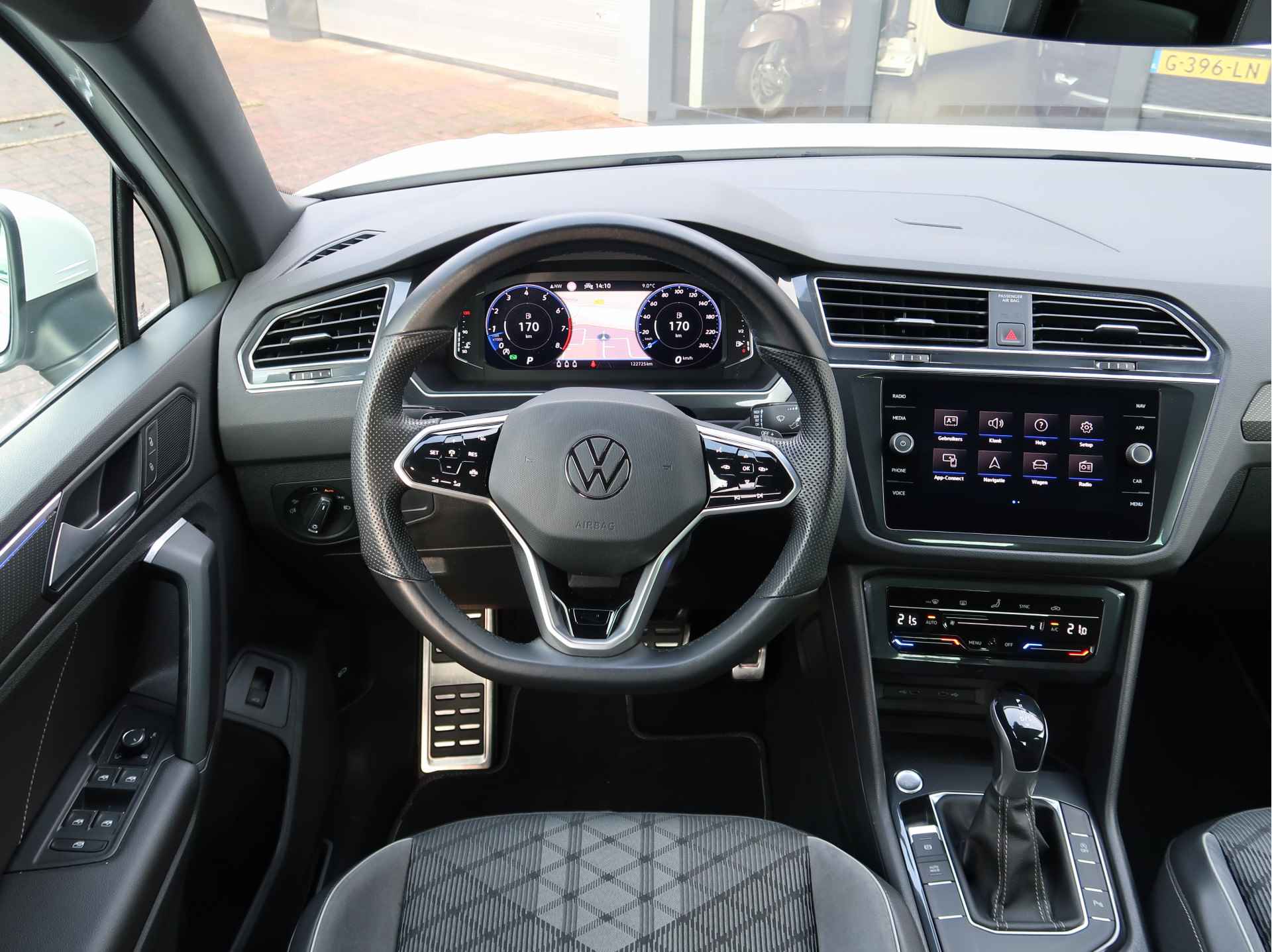 Volkswagen Tiguan 1.5 TSI R-Line Business+ Pearl White | Led Matrix IQ | - 15/30