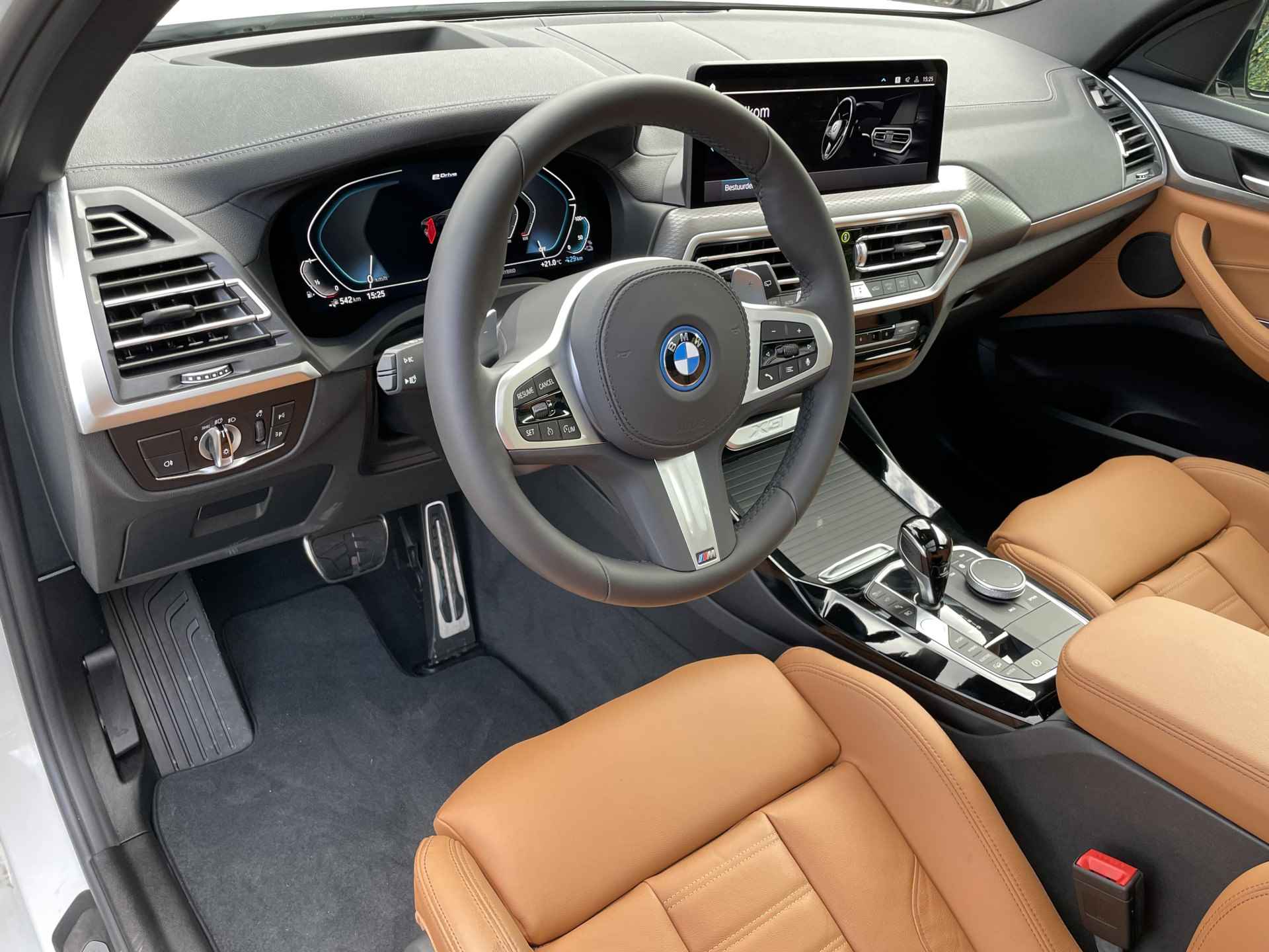 BMW X3 xDrive30e | M-Sport | M stoelen | BSI | Panorama | Trekhaak - 11/39