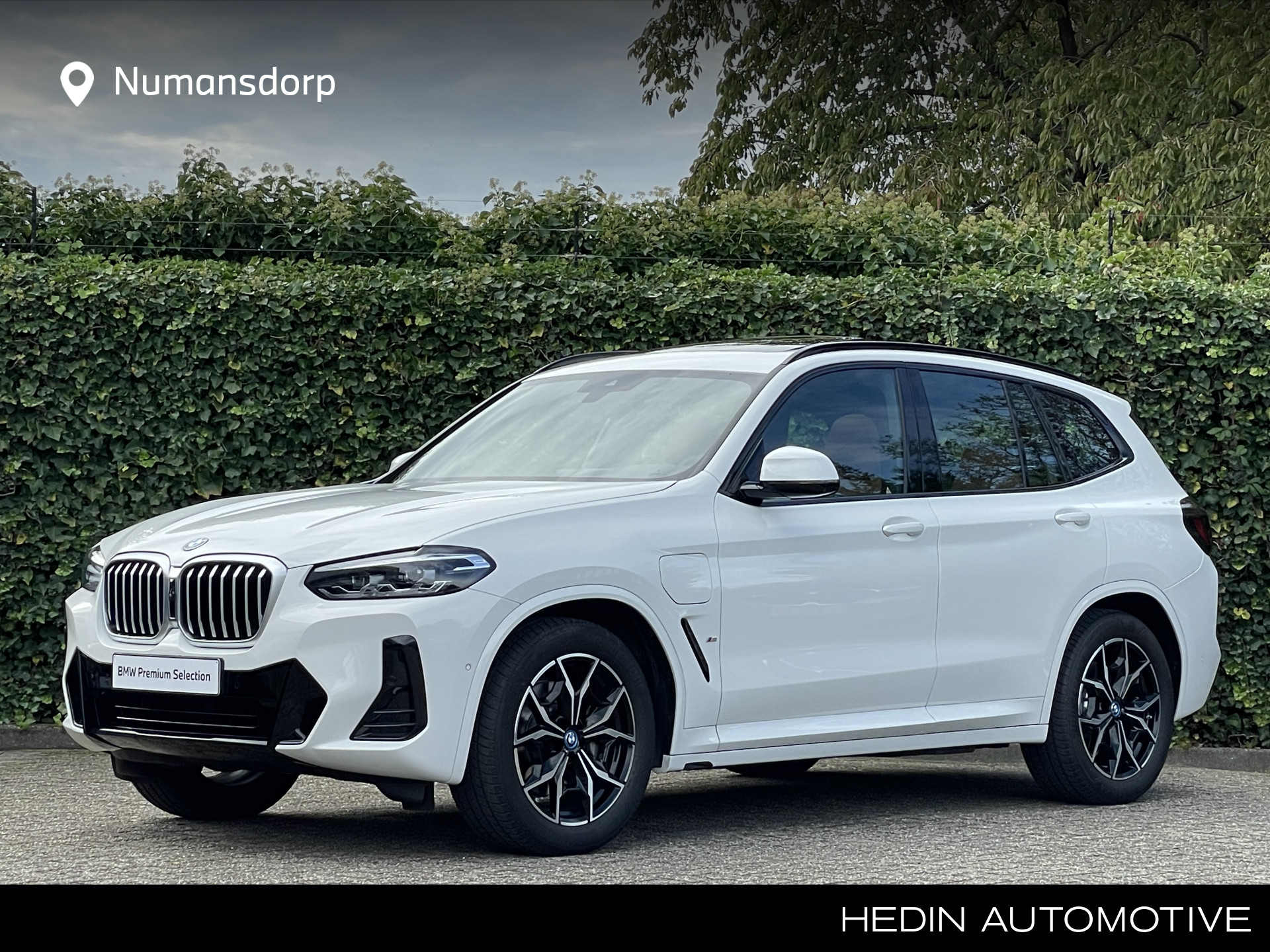 BMW X3 xDrive30e | M-Sport | M stoelen | BSI | Panorama | Trekhaak