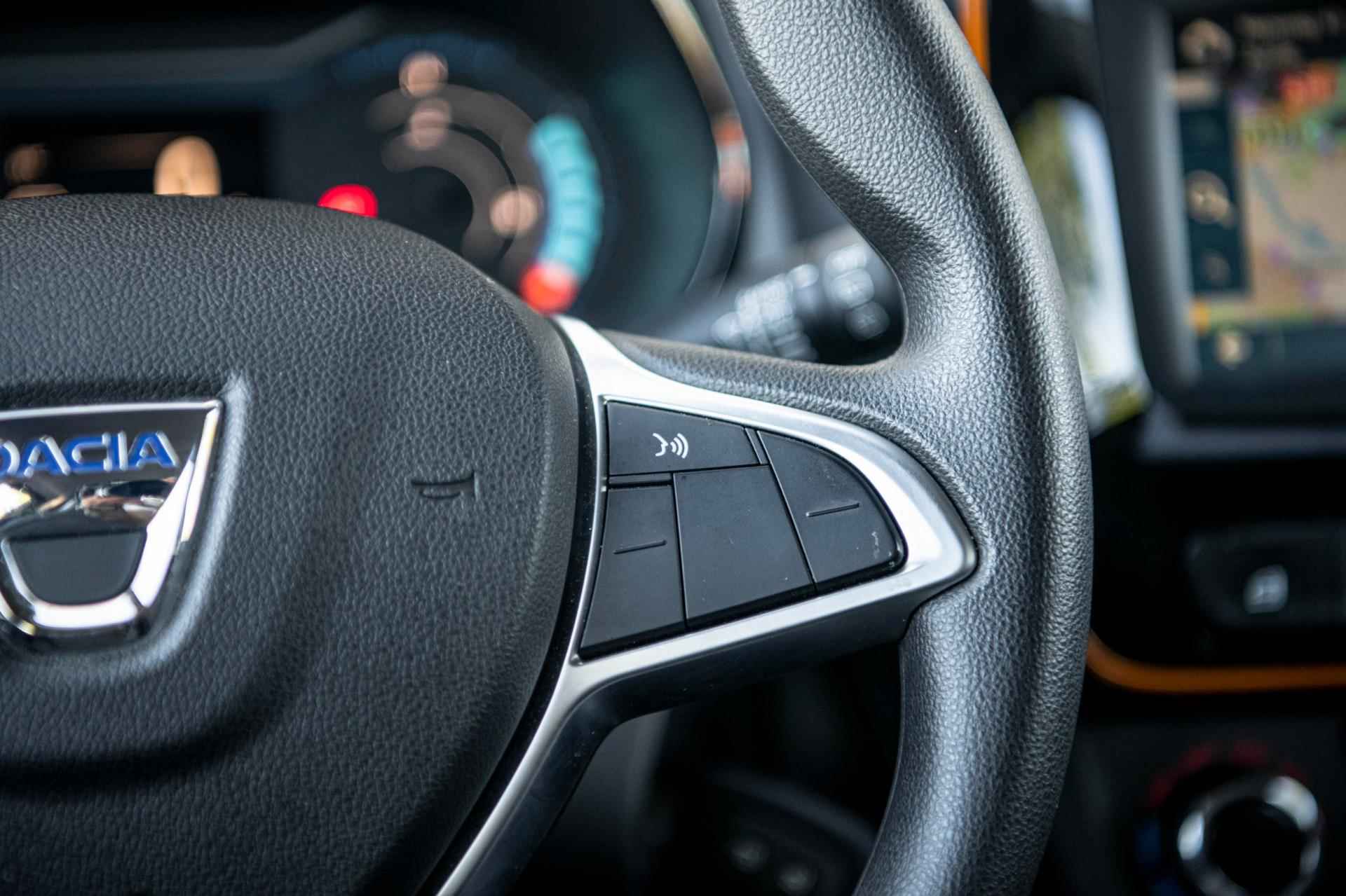 Dacia Spring Comfort Plus (Orange Pack) | Airco | Achteruitrijcamera | Navigatie | Elektrisch Bedienbare Ramen | - 17/41