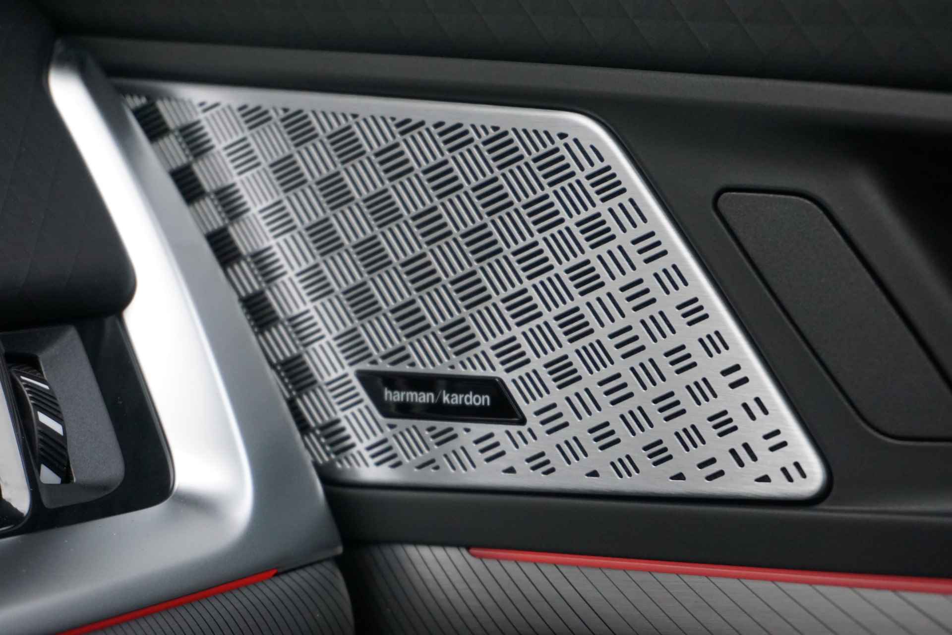 BMW X2 sDrive20i | M Sportpakket Pro | Innovation Pack | Comfort Pack - 34/40