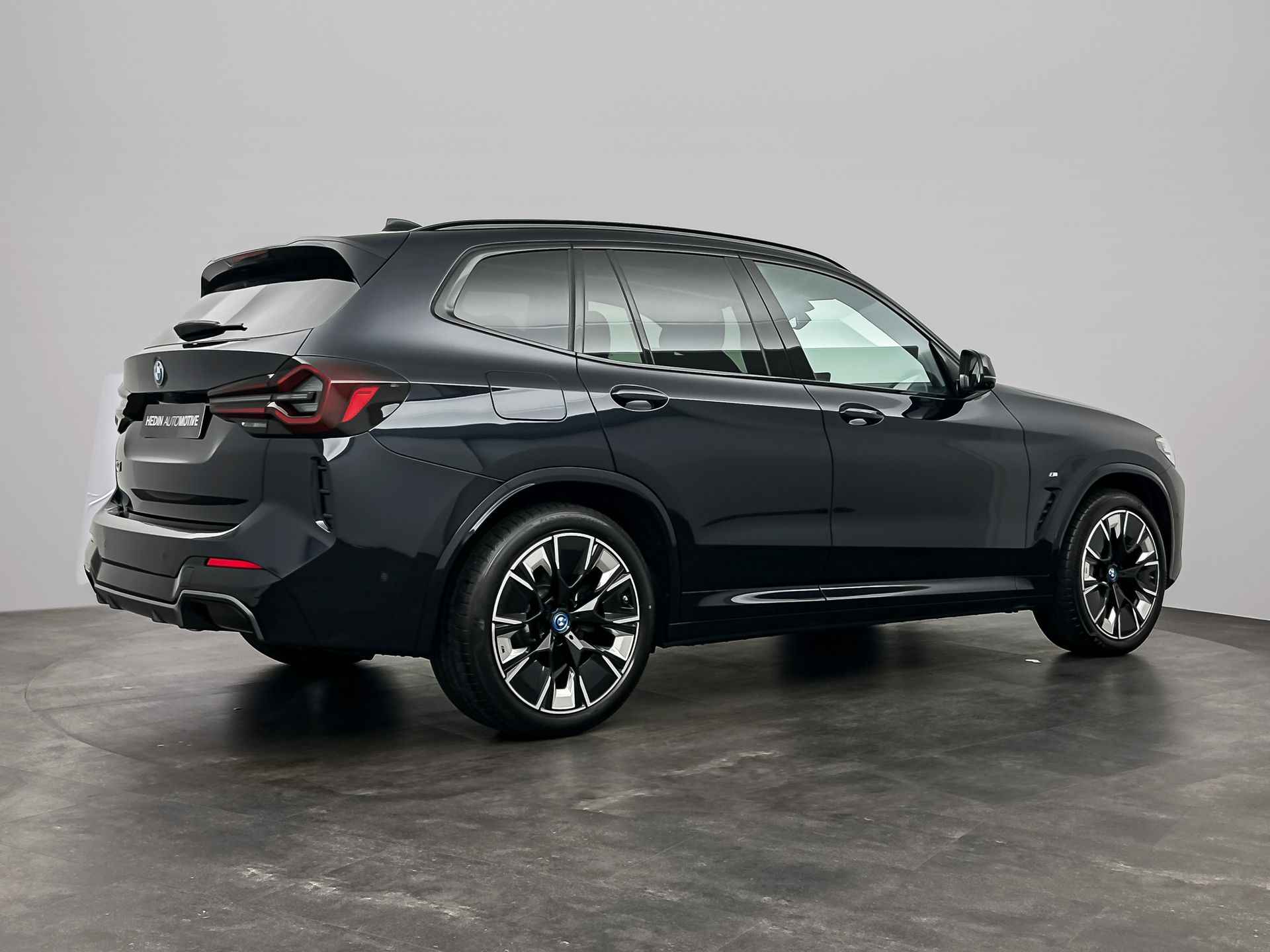 BMW iX3 High Executive Edition 80 kWh Panoramadak | Trekhaak | Harman Kardon | Driving assistant Professional | - 2/29