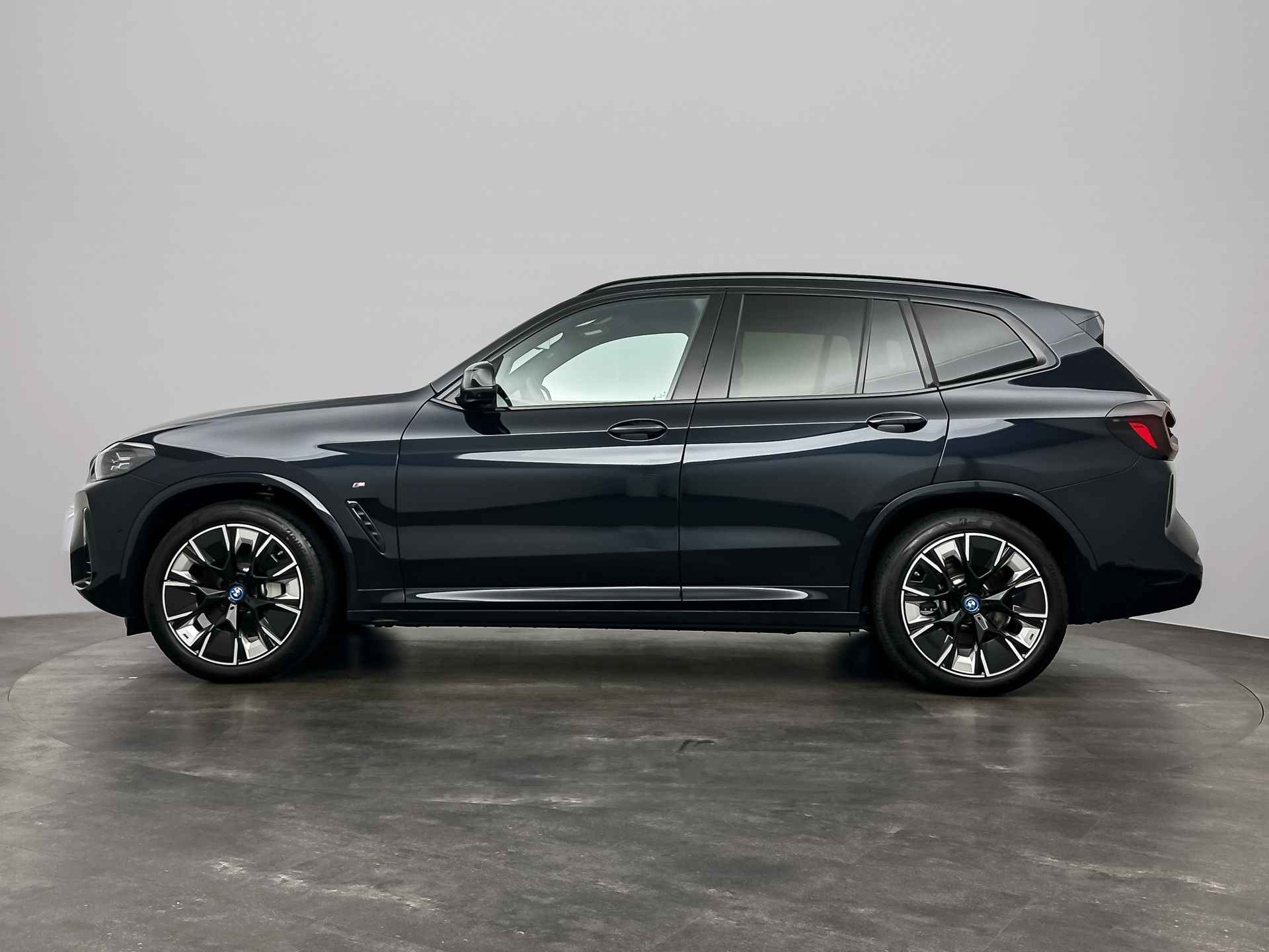 BMW iX3 High Executive Edition 80 kWh Panoramadak | Trekhaak | Harman Kardon | Driving assistant Professional | - 8/29