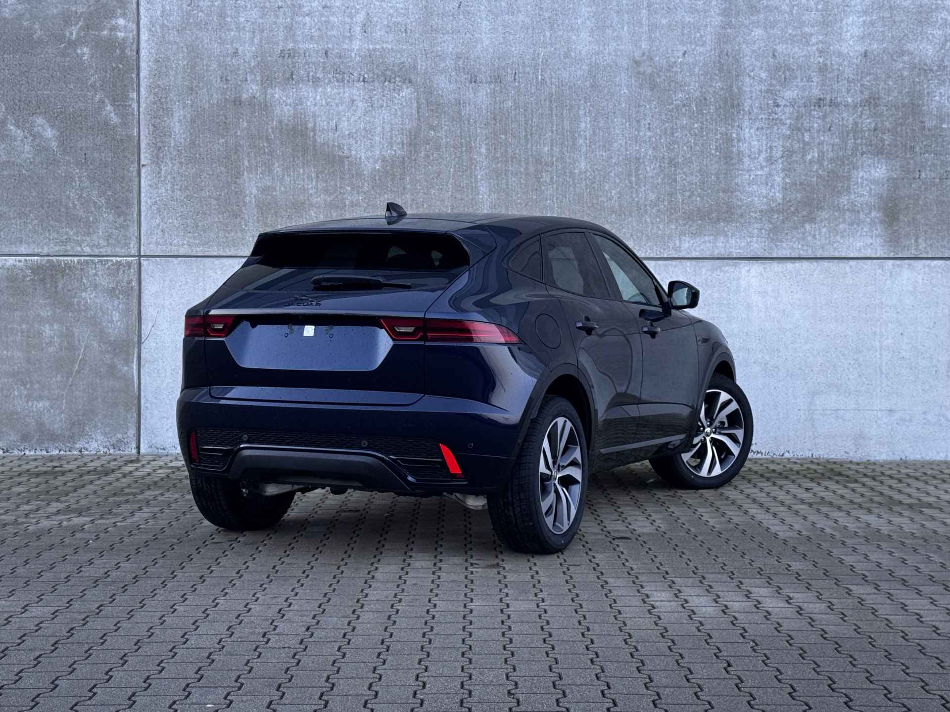 Jaguar E-Pace 1.5 P270e AWD R-Dynamic SE - 4/34