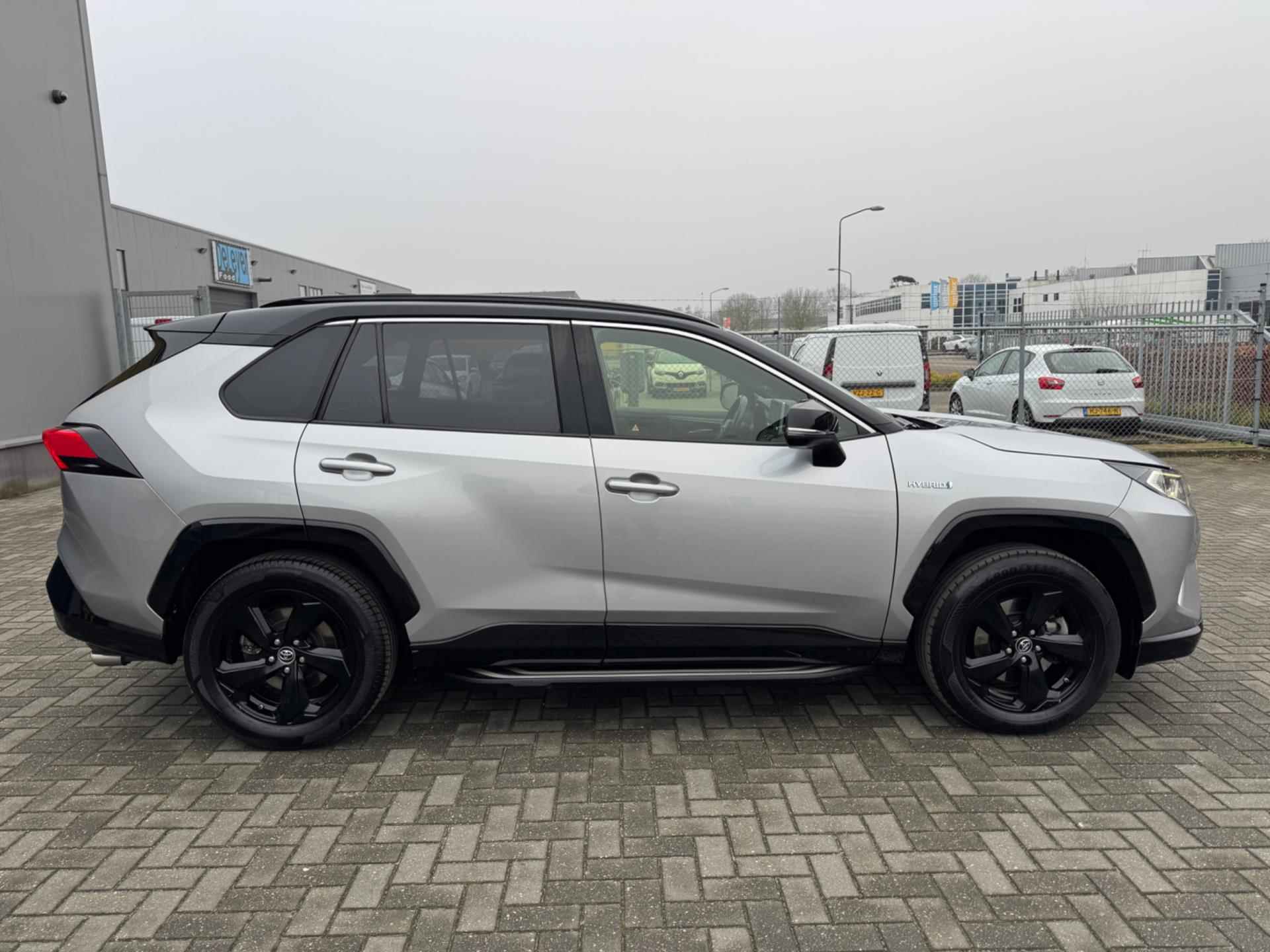 Toyota RAV4 2.5 Hybrid Bi-Tone - 5/36