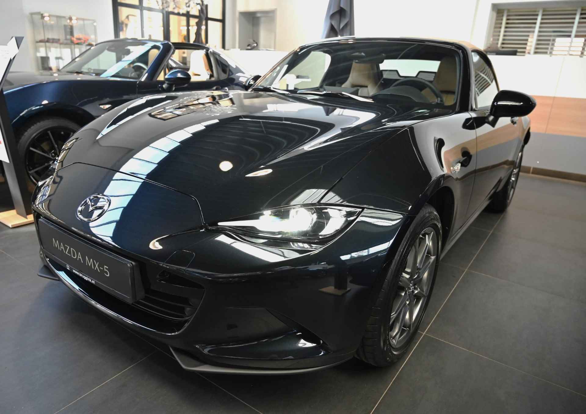 Mazda MX-5 SkyActiv-G 132 6MT Kazari *Actie: nu met €3.000 inruilvoordeel* - 3/48