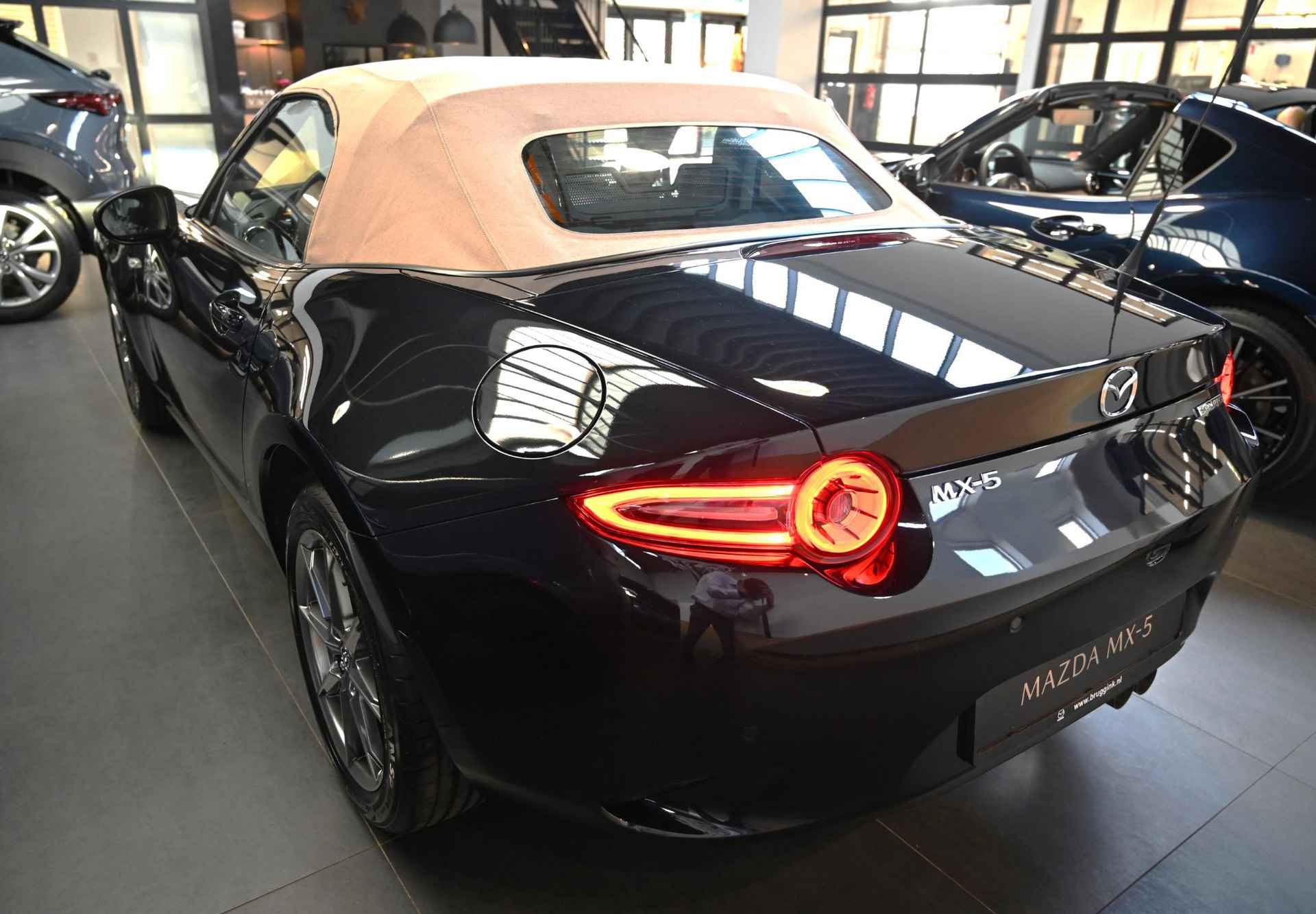 Mazda MX-5 SkyActiv-G 132 6MT Kazari *Actie: nu met €3.000 inruilvoordeel* - 4/48