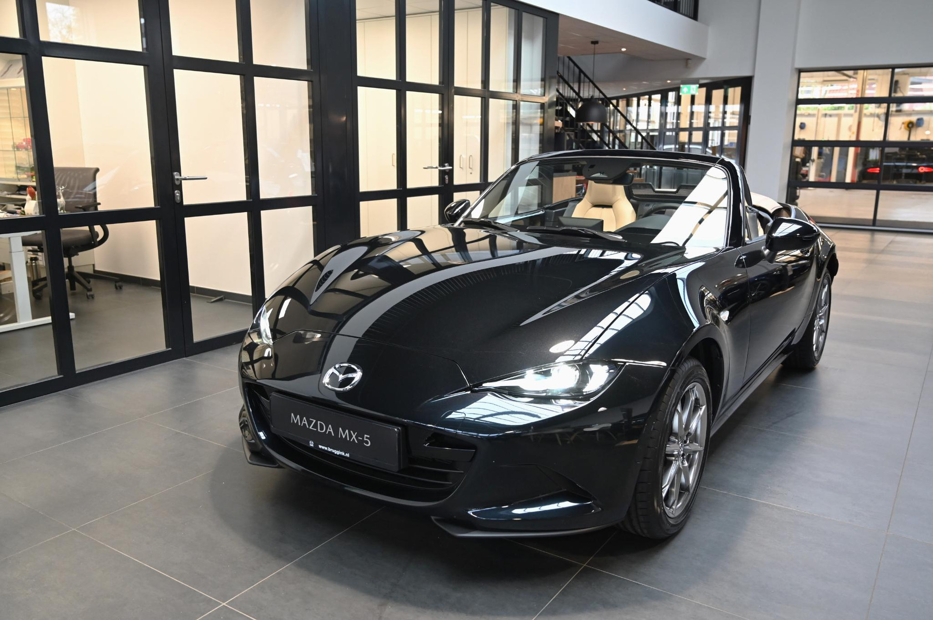 Mazda MX-5 SkyActiv-G 132 6MT Kazari *Actie: nu met €3.000 instapvoordeel*