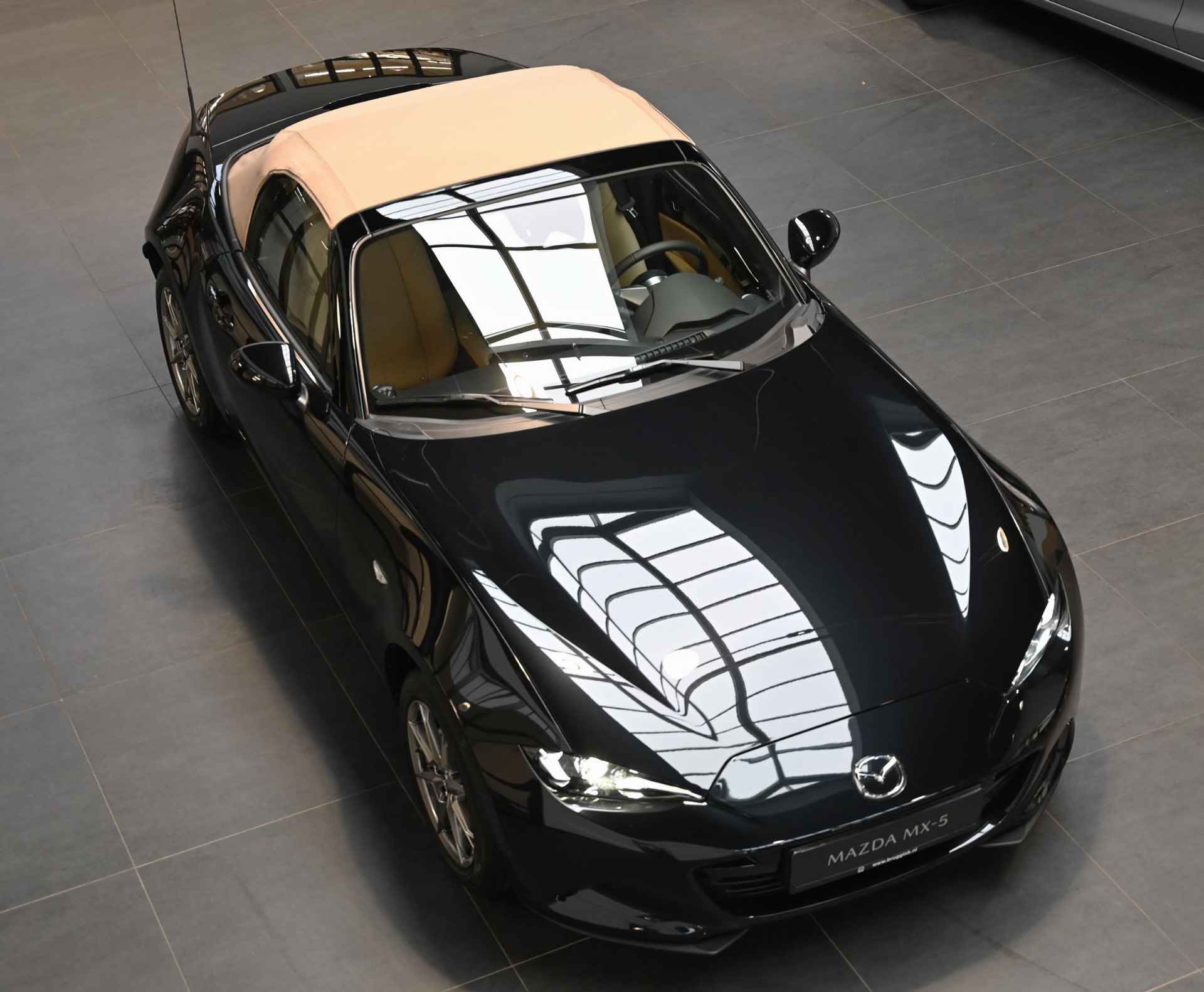 Mazda MX-5 SkyActiv-G 132 6MT Kazari *Actie: nu met €3.000 instapvoordeel* - 9/66