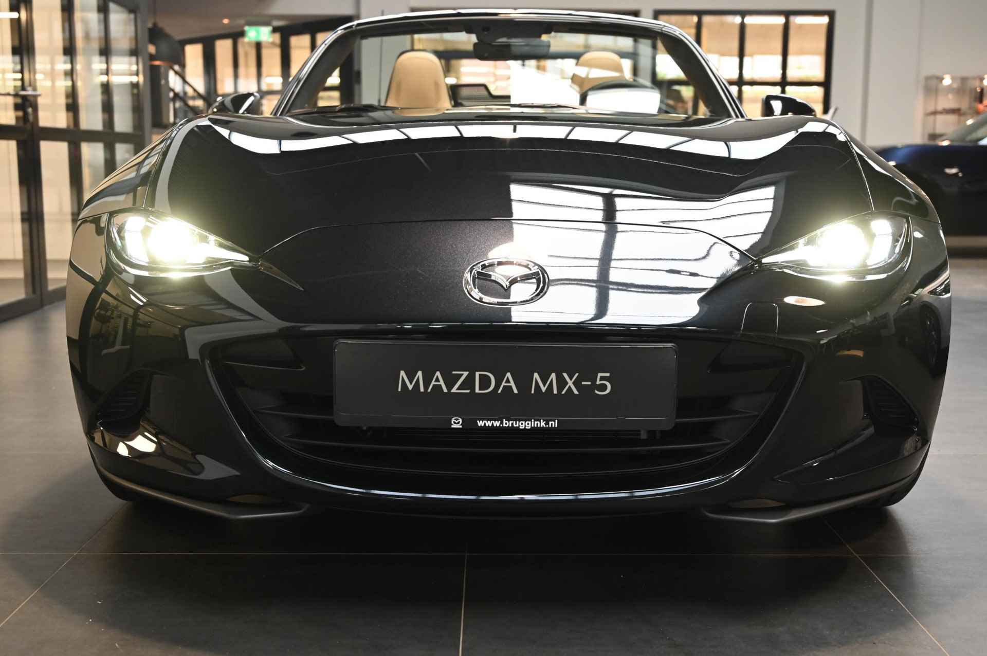 Mazda MX-5 SkyActiv-G 132 6MT Kazari *Actie: nu met €3.000 instapvoordeel* - 13/66