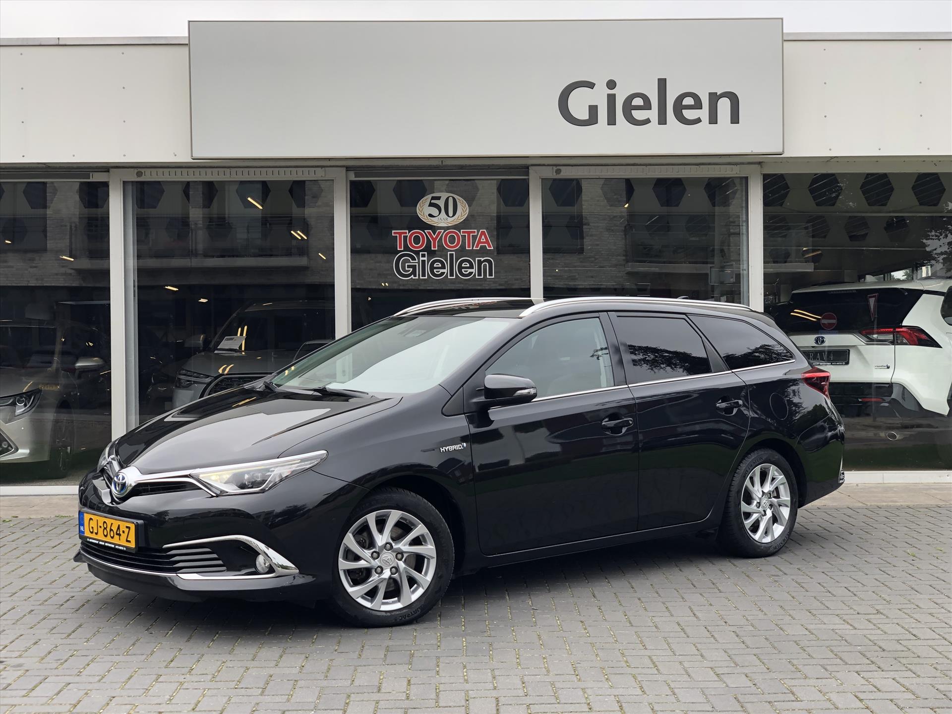 Toyota Auris 1.8 Hybrid Touring Sports Lease Pro | Panoramadak, Navigatie, Parkeersensoren, Half leer, Stoelverwarming, Facelift