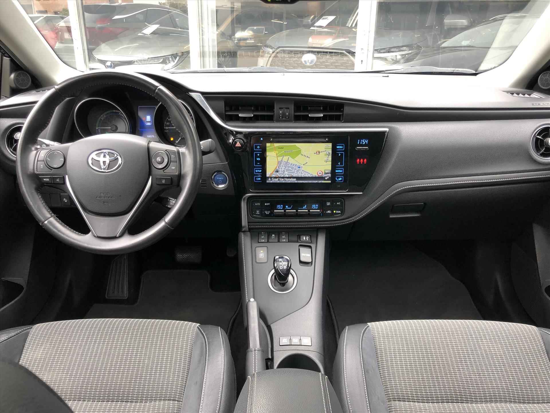 Toyota Auris 1.8 Hybrid Touring Sports Lease Pro | Panoramadak, Navigatie, Parkeersensoren, Half leer, Stoelverwarming, Facelift - 13/40