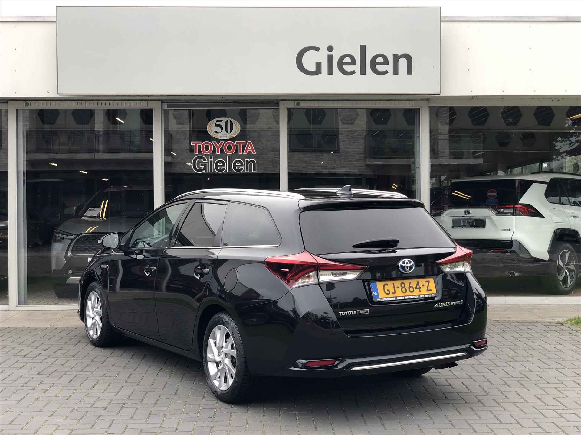 Toyota Auris 1.8 Hybrid Touring Sports Lease Pro | Panoramadak, Navigatie, Parkeersensoren, Half leer, Stoelverwarming, Facelift - 36/40