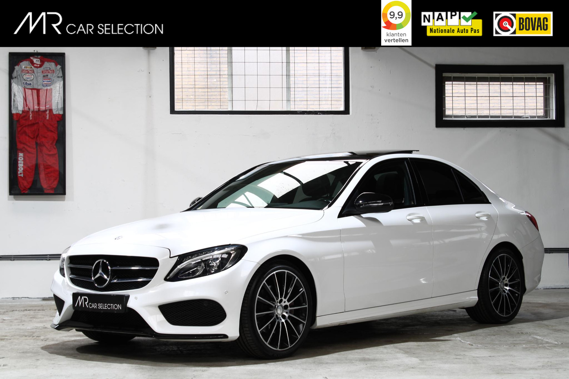 Mercedes-Benz C-klasse 180 AMG Sport Edition | Panoramadak | 19 inch | Night | Stoelverwarming | NL Auto | BTW |