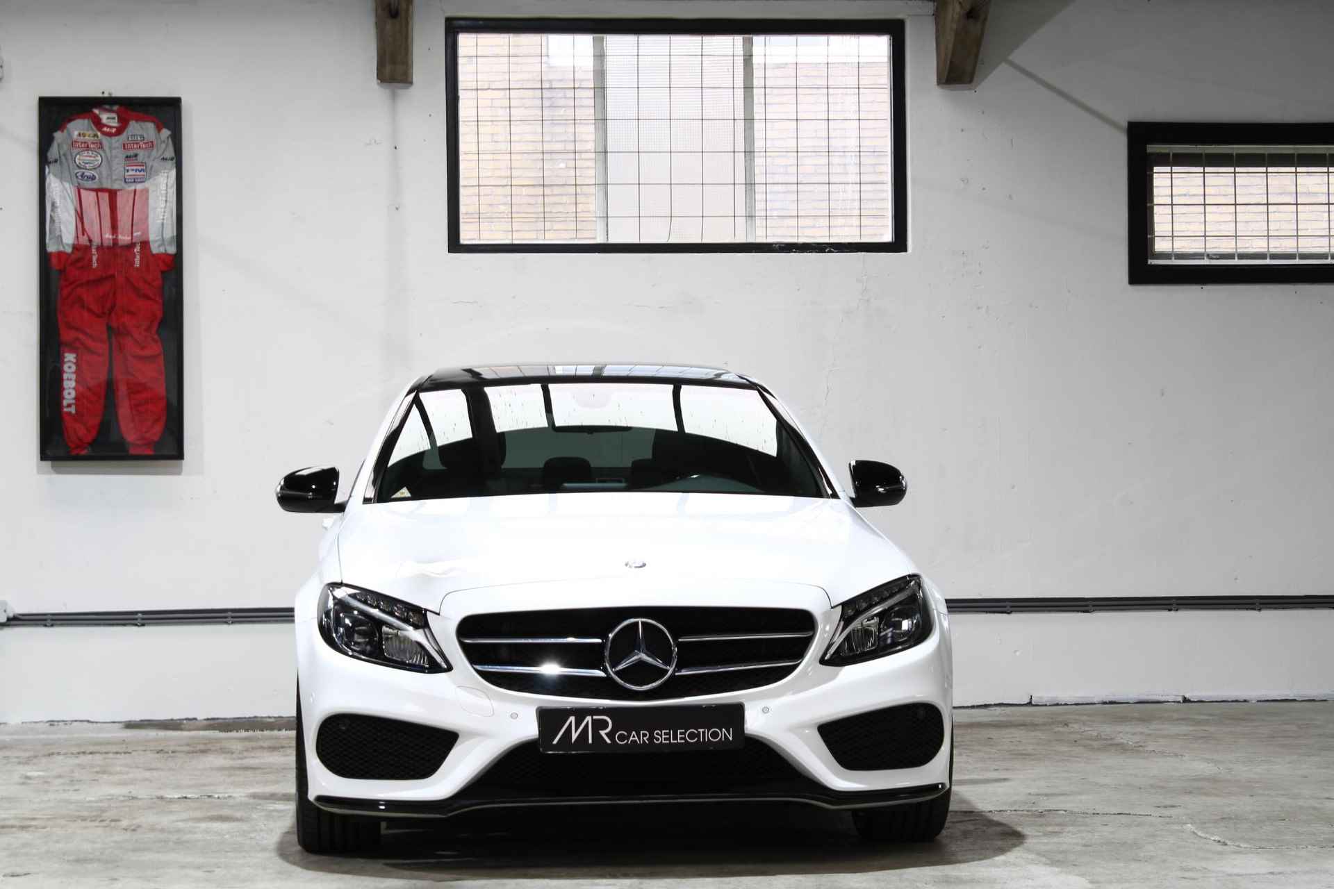 Mercedes-Benz C-klasse 180 AMG Sport Edition | Panoramadak | 19 inch | Night | Stoelverwarming | NL Auto | BTW | - 3/28