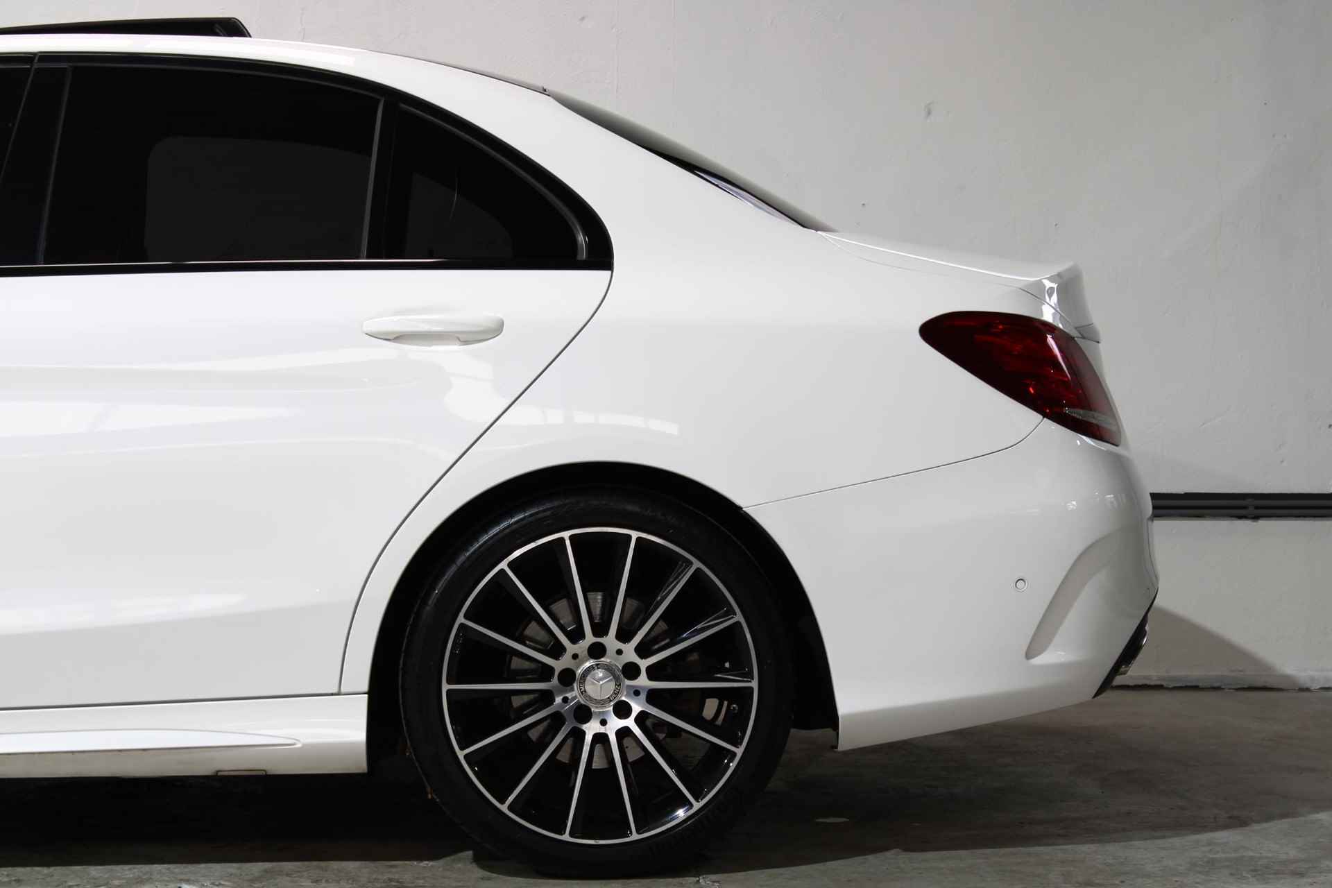 Mercedes-Benz C-klasse 180 AMG Sport Edition | Panoramadak | 19 inch | Night | Stoelverwarming | NL Auto | BTW | - 26/28