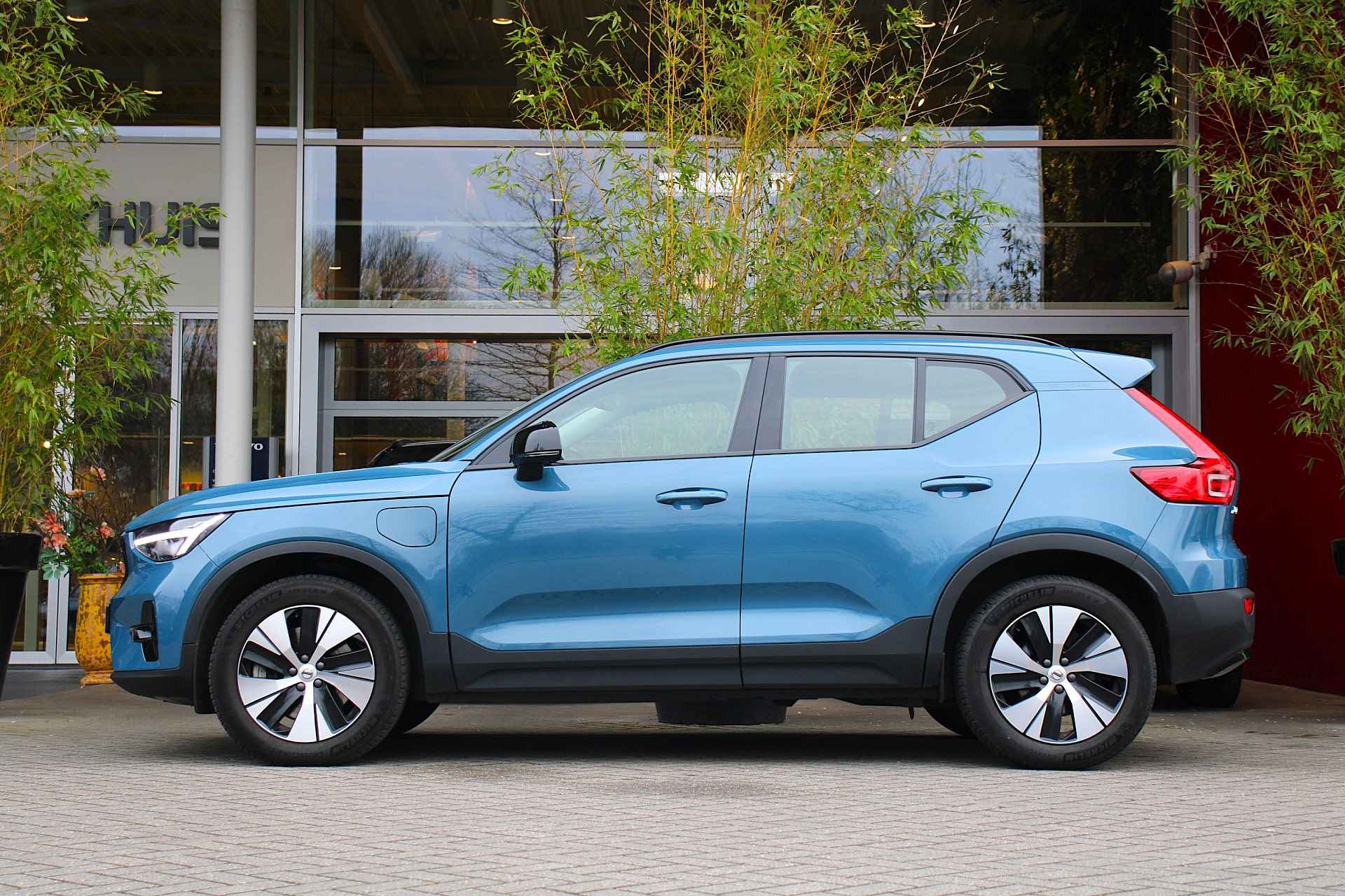 Volvo XC40 T4 Plug-in hybrid Plus Dark MY23! | Camera | Adaptive Cruise | Dodehoeksensoren | Stuur/stoelverwarming | Keyless - 5/24