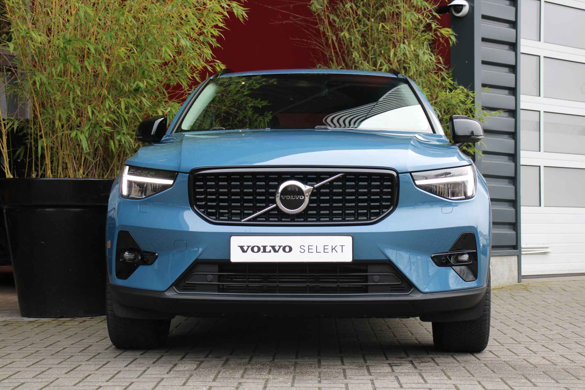 Volvo XC40 T4 Plug-in hybrid Plus Dark MY23! | Camera | Adaptive Cruise | Dodehoeksensoren | Stuur/stoelverwarming | Keyless - 9/24