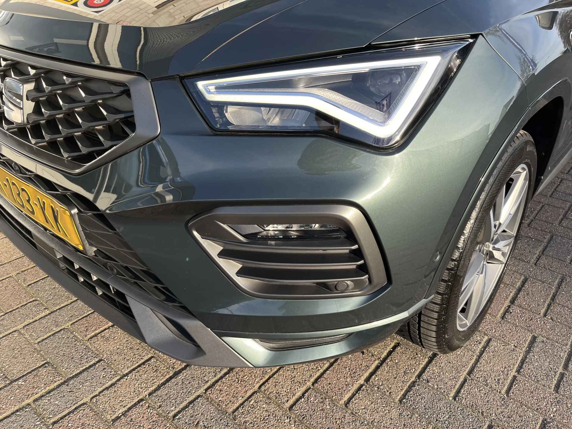 SEAT Ateca 1.5 TSI FR / AUTOMAAT/ TREKHAAK/ 360 CAMERA/ KEYLESS/ ADAPT. CRUISE/ NAVI/ VIRTUAL COCKPIT/ FULL LINK/ PARK. SENSOREN/ CLIMA - 40/42