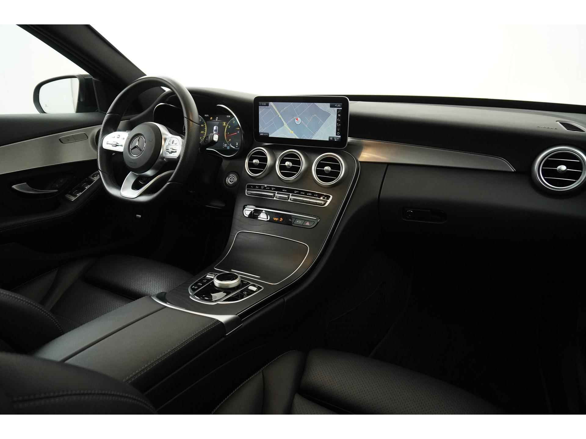 Mercedes-Benz C-Klasse Estate 180 AMG Night | Panoramadak | Leder | Camera | Carplay |  Zondag Open! - 2/48