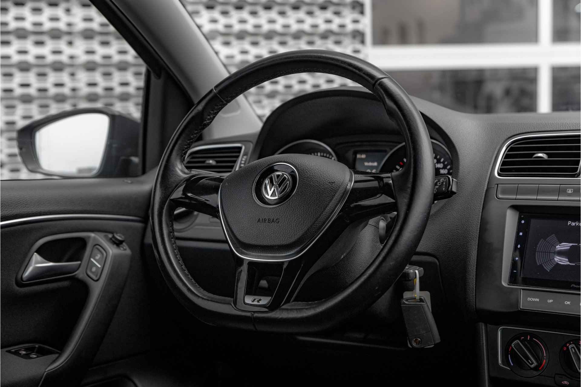 Volkswagen Polo 1.0 First Edition | - 9/26