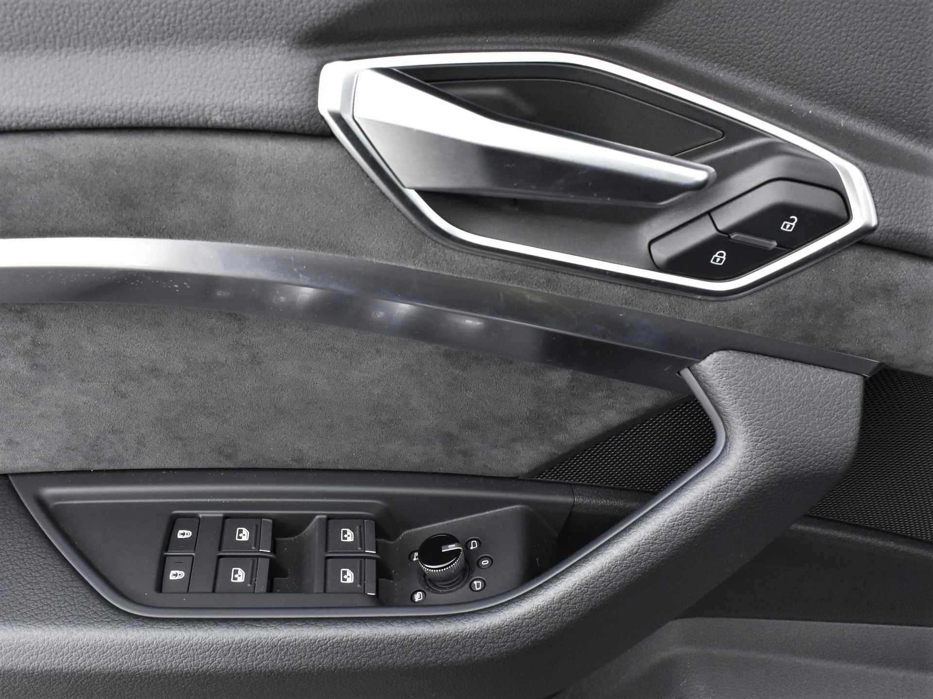 Audi e-tron Sportback 50 Quattro 313pk S Edition | 8% Bijtelling | Panoramadak | 360 Camera | Head-up Display | Keyless Entry &Go | Matrix Led | Assistentiepakket Tour · TOPDEAL - 34/35