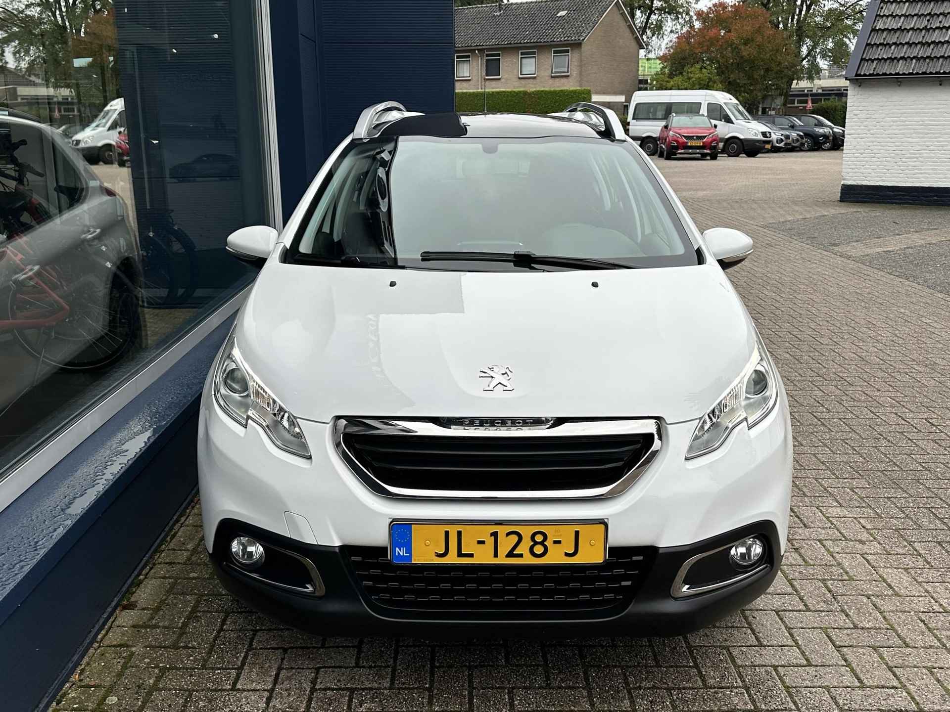 Peugeot 2008 1.2 Active Automaat | Panoramadak | Trekhaak | Airconditioning | Cruise Control | 4-seizoens- banden | Zeer zuinig | voordelige wegenbelasting | Hoge instap | Led Dagrijverlichting| - 4/39