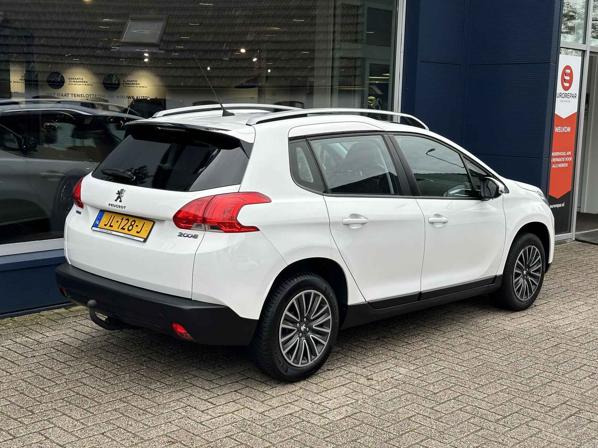 Peugeot 2008 1.2 Active Automaat | Panoramadak | Trekhaak | Airconditioning | Cruise Control | 4-seizoens- banden | Zeer zuinig | voordelige wegenbelasting | Hoge instap | Led Dagrijverlichting| - 8/39