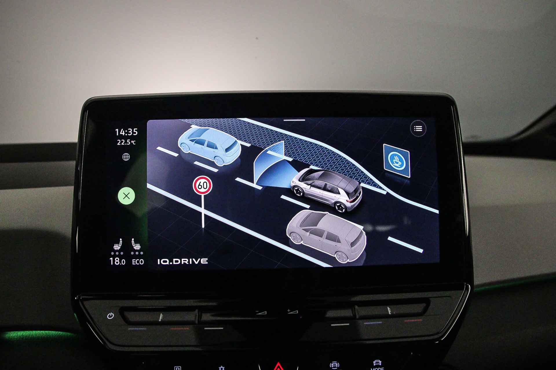 Volkswagen ID.3 1st Max 204pk Automaat Adaptive cruise control, Panoramadak, Navigatie, Achteruitrijcamera, LED matrix koplampen, Elektrisch verstelbare voorstoelen, Stoelverwarming, Parkeersensoren, Stuurwiel verwarmd - 26/43