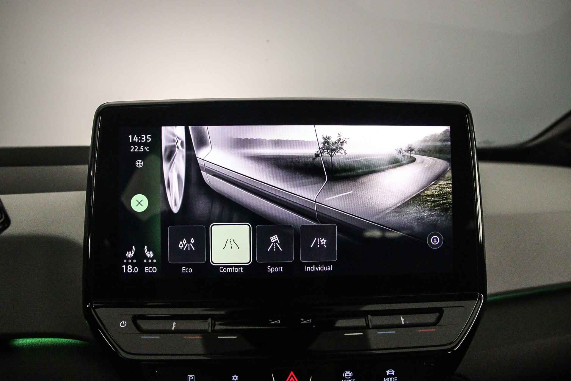 Volkswagen ID.3 1st Max 204pk Automaat Adaptive cruise control, Panoramadak, Navigatie, Achteruitrijcamera, LED matrix koplampen, Elektrisch verstelbare voorstoelen, Stoelverwarming, Parkeersensoren, Stuurwiel verwarmd - 27/43